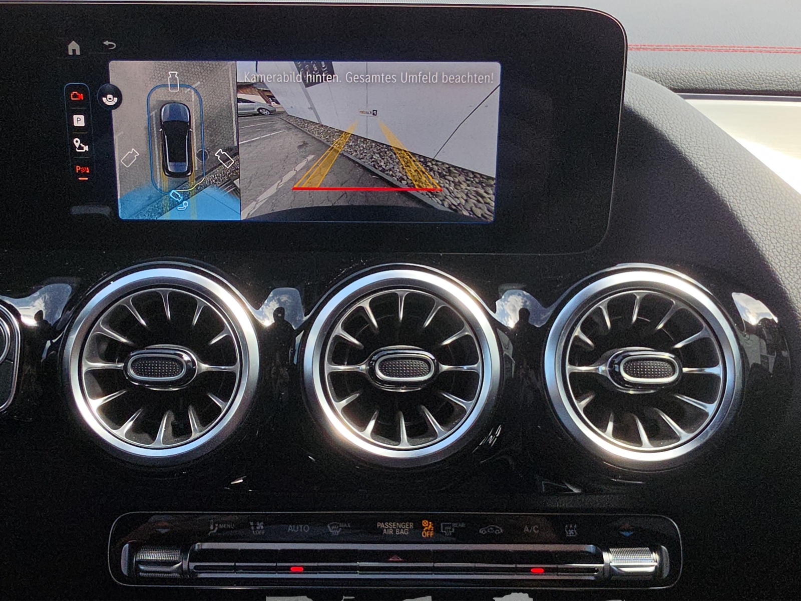 MERCEDES-BENZ EQA 350 66,5 kWh 4Matic AMG Line Excellence Edition-image-12