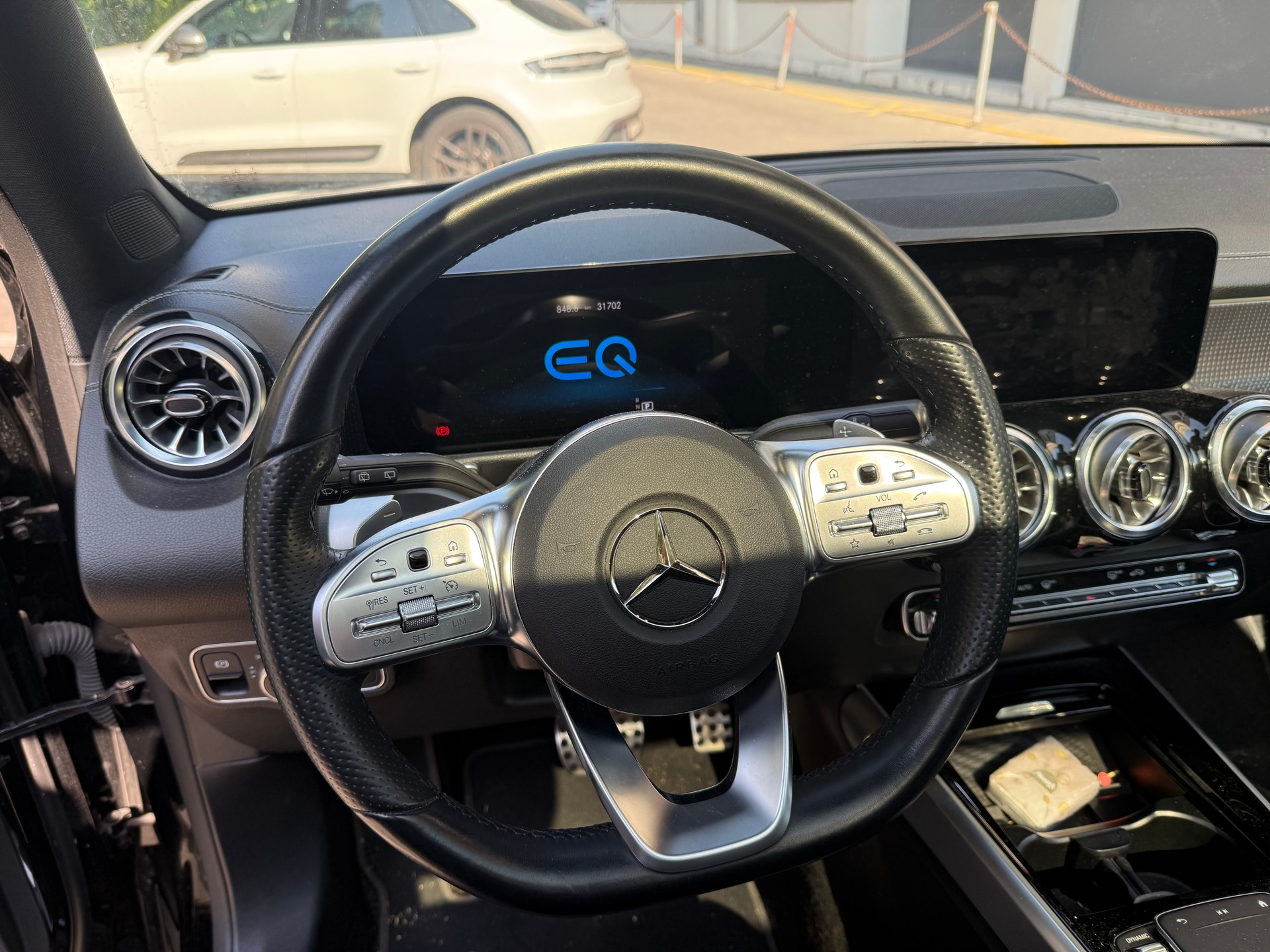 MERCEDES-BENZ EQB 350 AMG Line 4matic-image-9