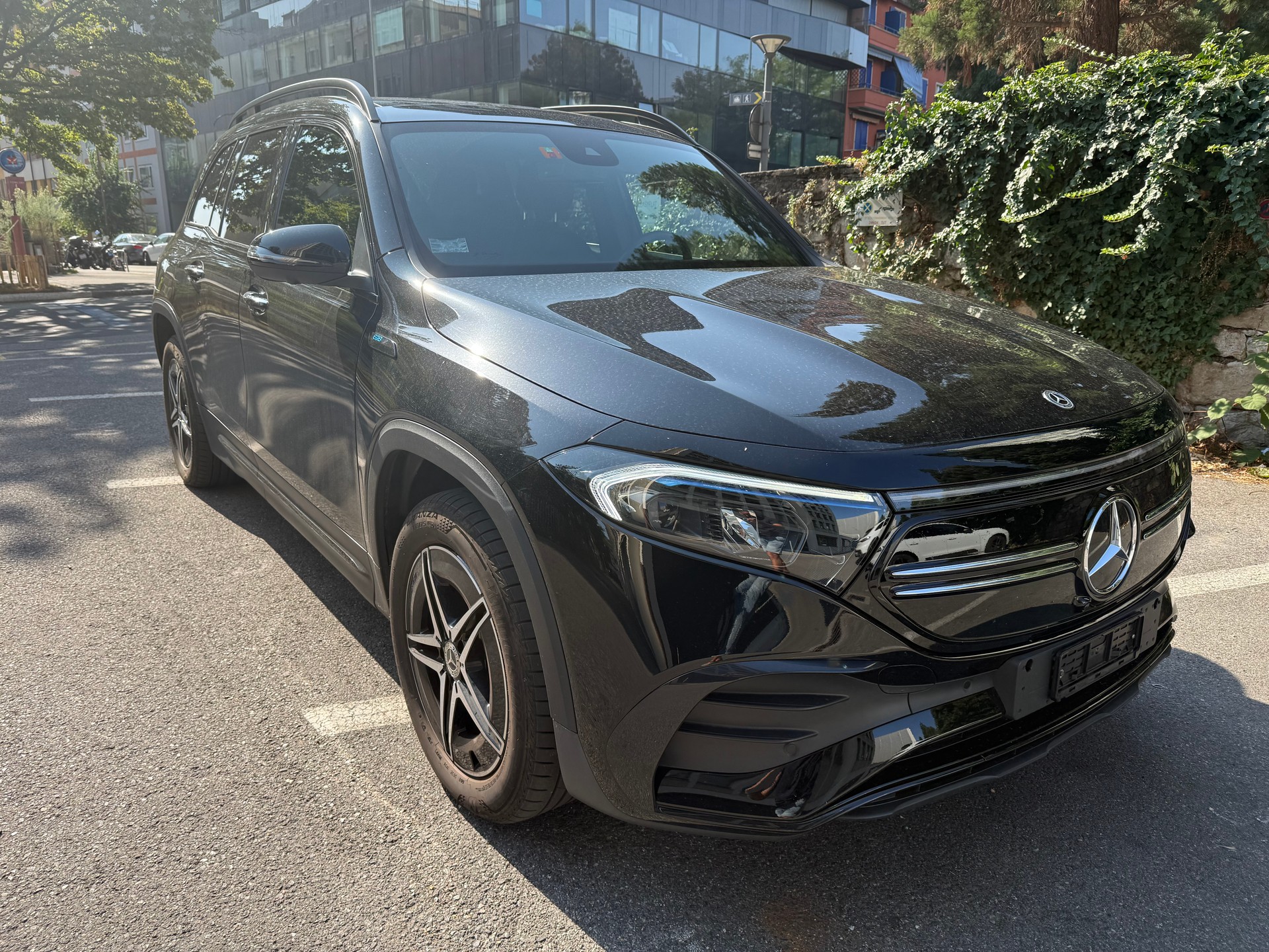 MERCEDES-BENZ EQB 350 AMG Line 4matic-image-2