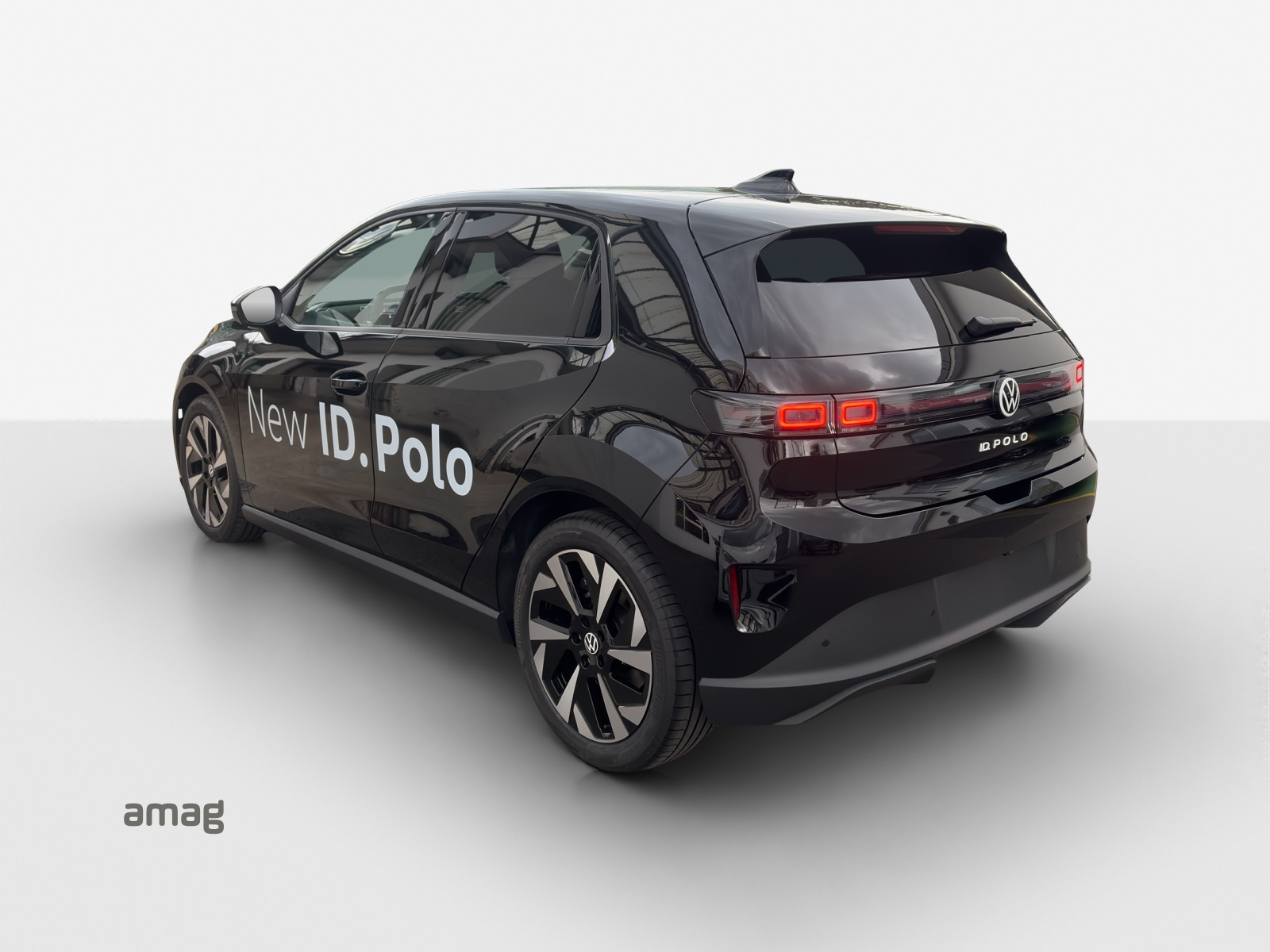VW ID.Polo 52 kWh Life Edition One-showroom-element-2