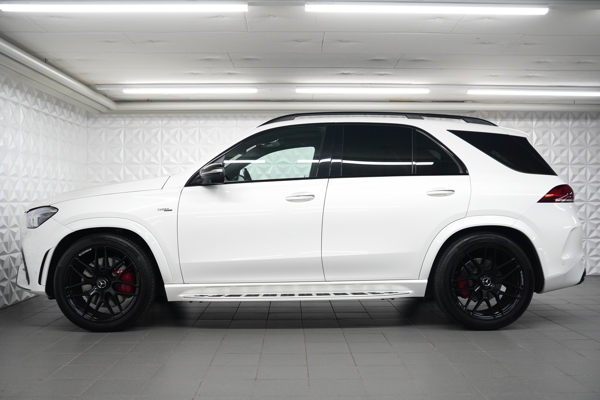 MERCEDES-BENZ GLE 53 AMG 4Matic+ 9G-Speedshift-showroom-element-1