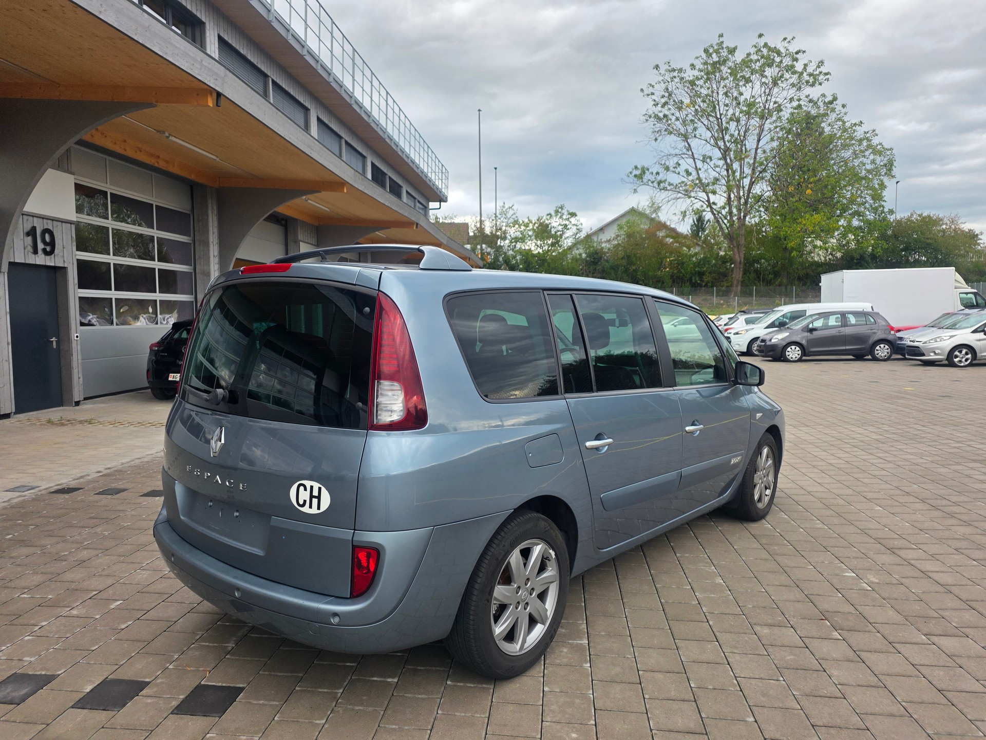 RENAULT Grand Espace 2.0 dCi Swiss Edition-image-4
