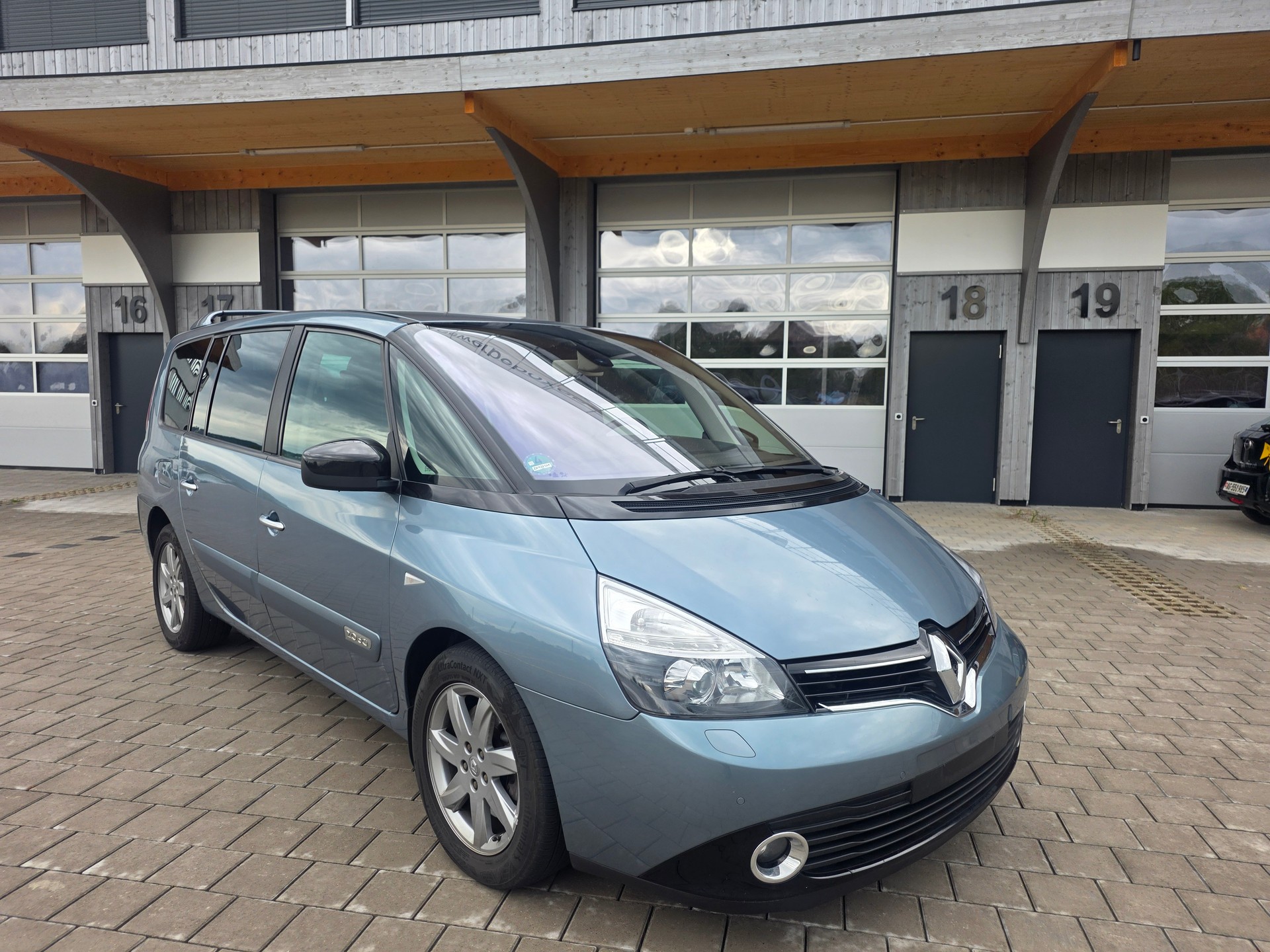 RENAULT Grand Espace 2.0 dCi Swiss Edition-image-2