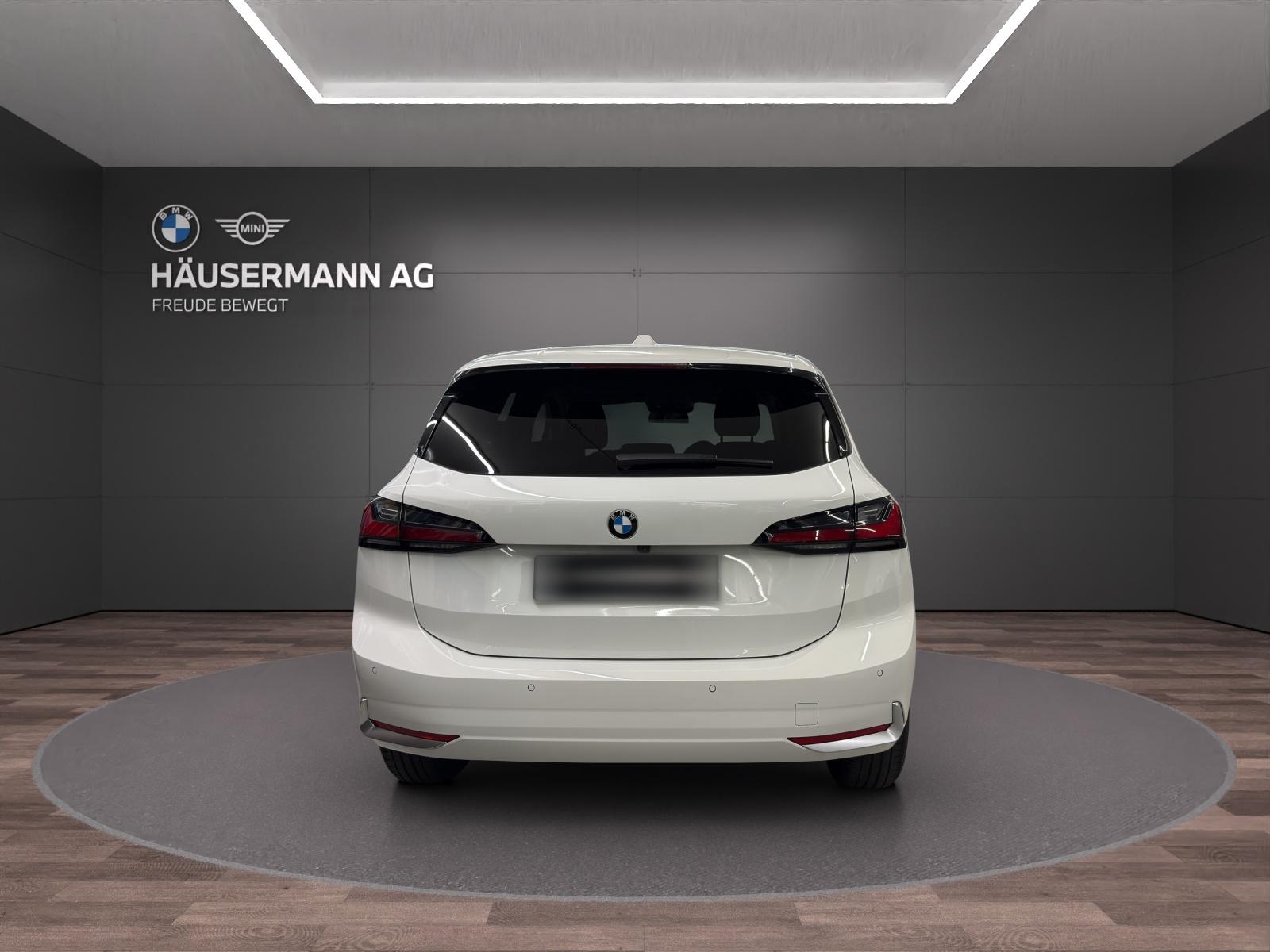 BMW 218d Active Tourer-image-5