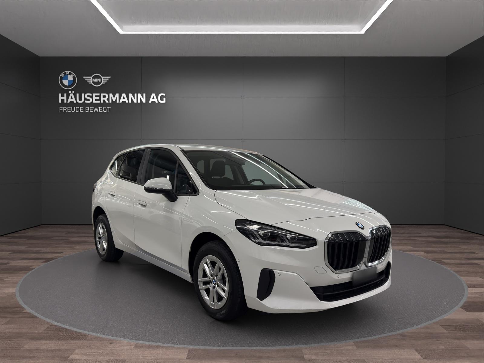 BMW 218d Active Tourer-showroom-element-2