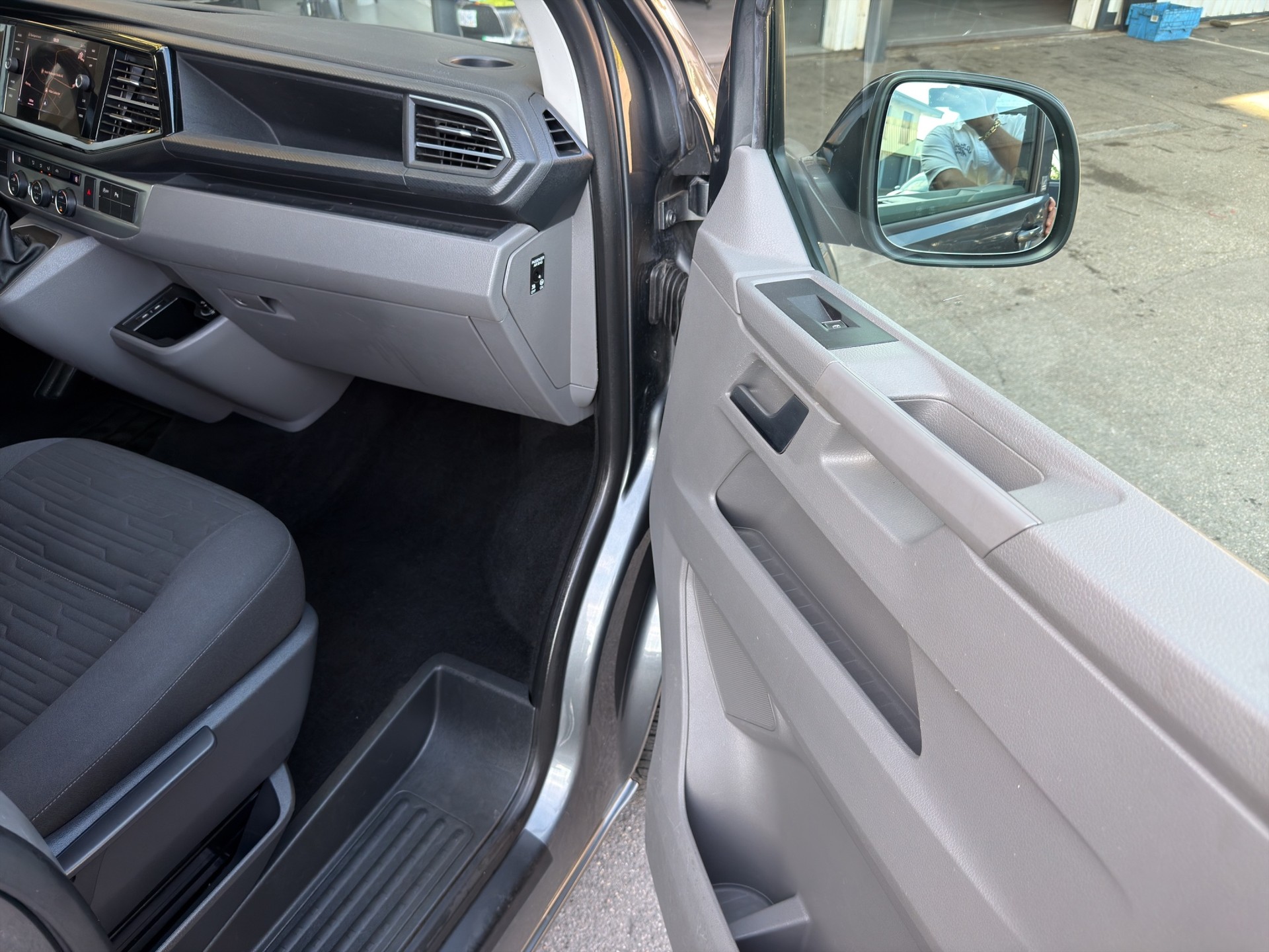 VW T6.1 Caravelle 2.0 BiTDI Comfortline Liberty DSG / AHK-image-20