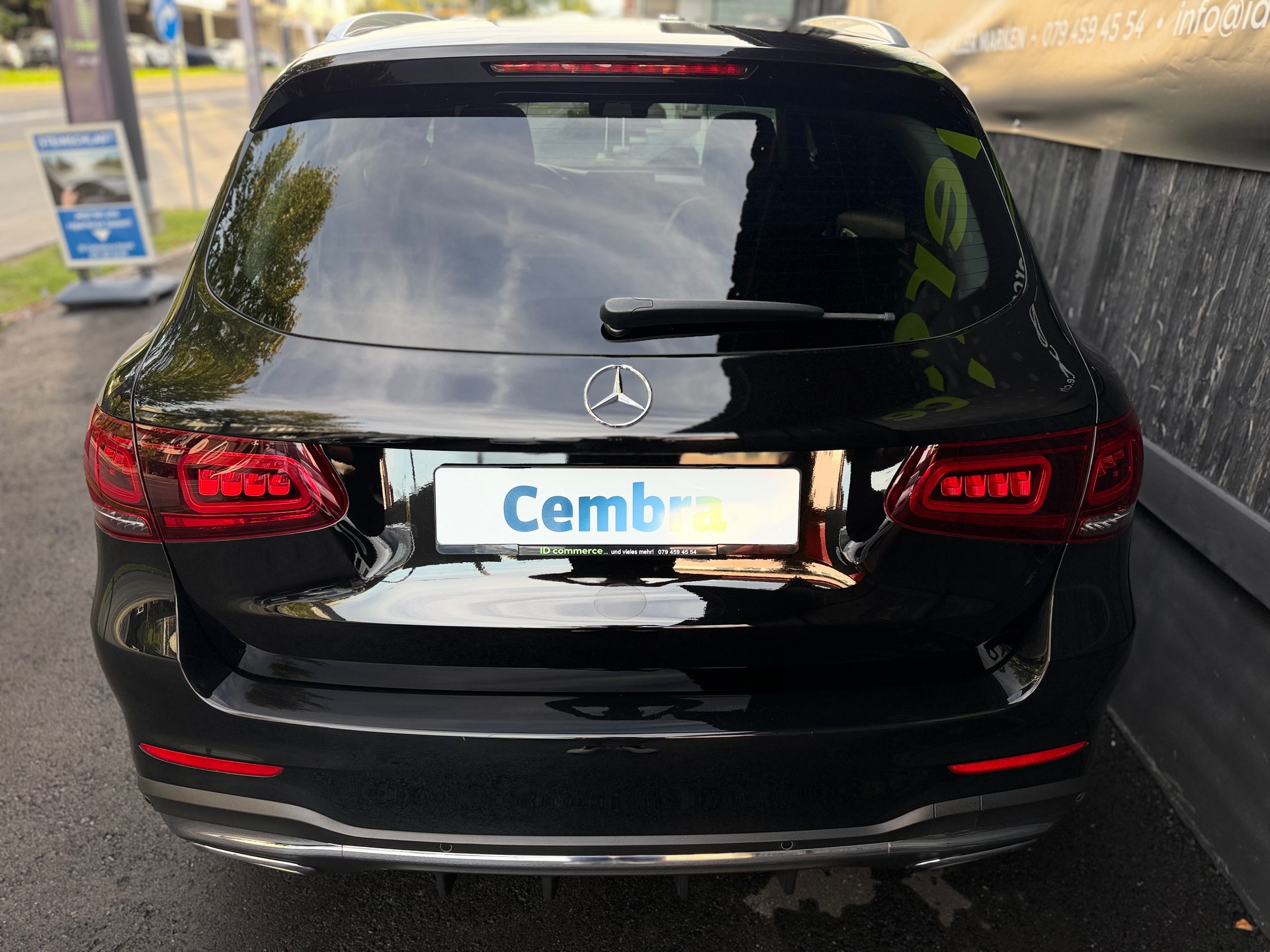 MERCEDES-BENZ GLC 300 d AMG Line 4Matic 9G-Tronic-showroom-element-3