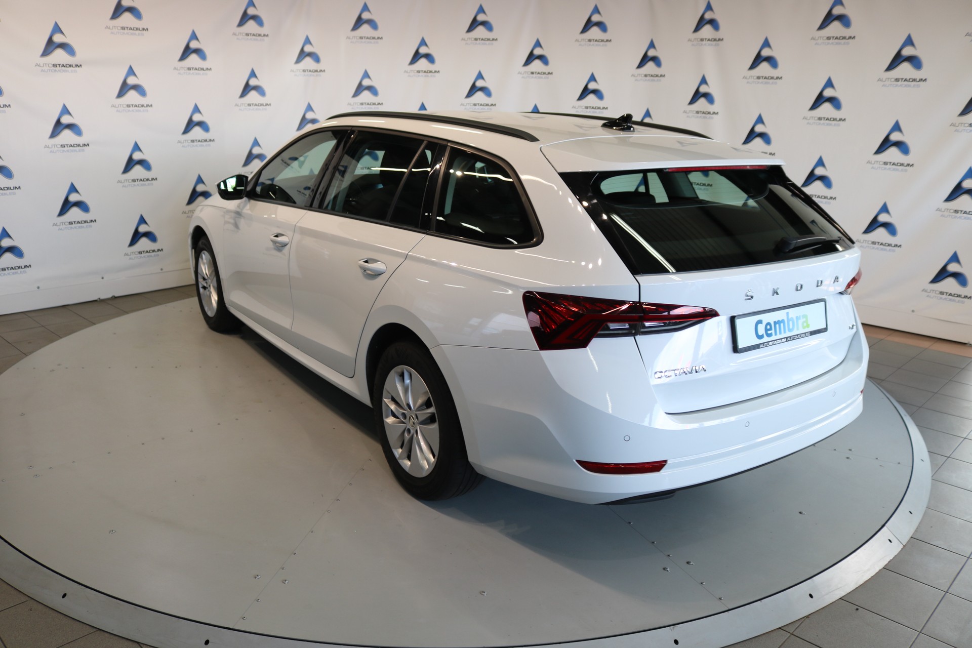 SKODA Octavia Combi 2.0 TDI DSG Ambition 4x4-image-20