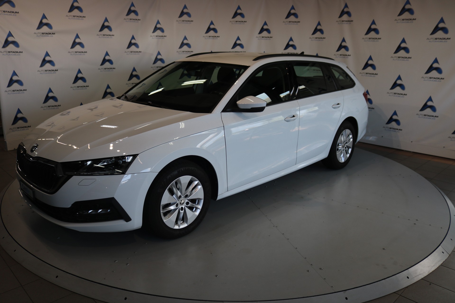 SKODA Octavia Combi 2.0 TDI DSG Ambition 4x4-image-13