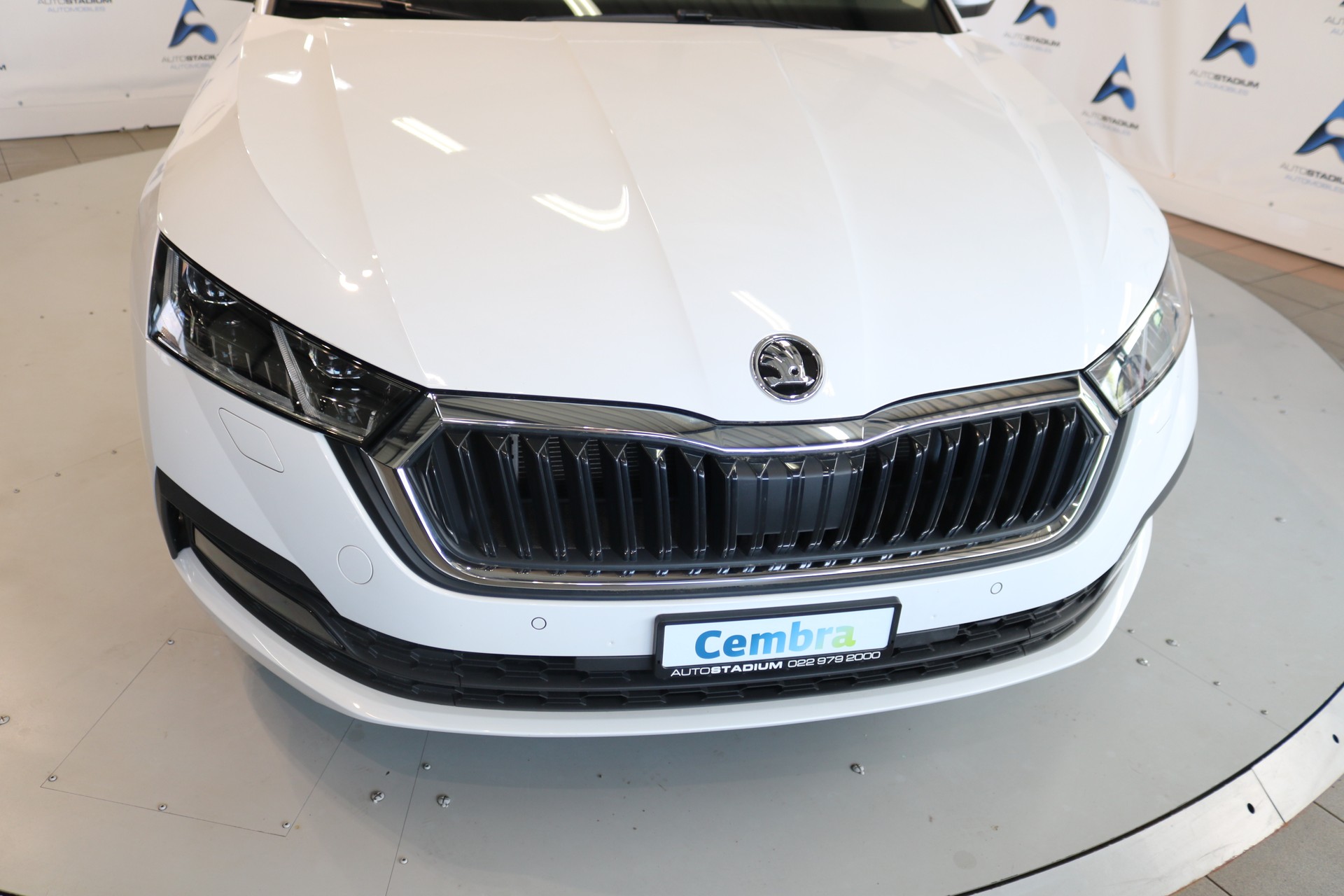 SKODA Octavia Combi 2.0 TDI DSG Ambition 4x4-image-30