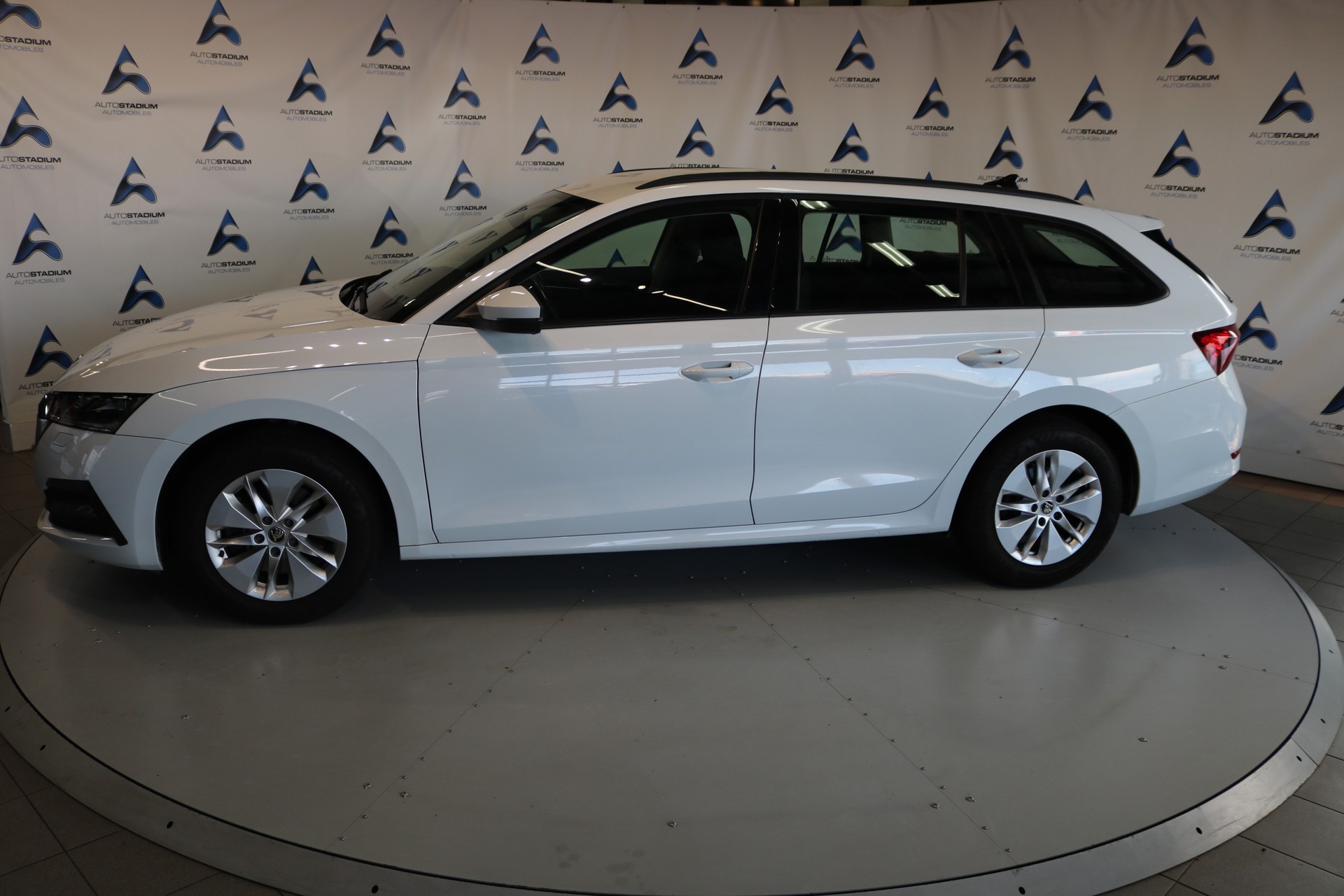 SKODA Octavia Combi 2.0 TDI DSG Ambition 4x4-image-16
