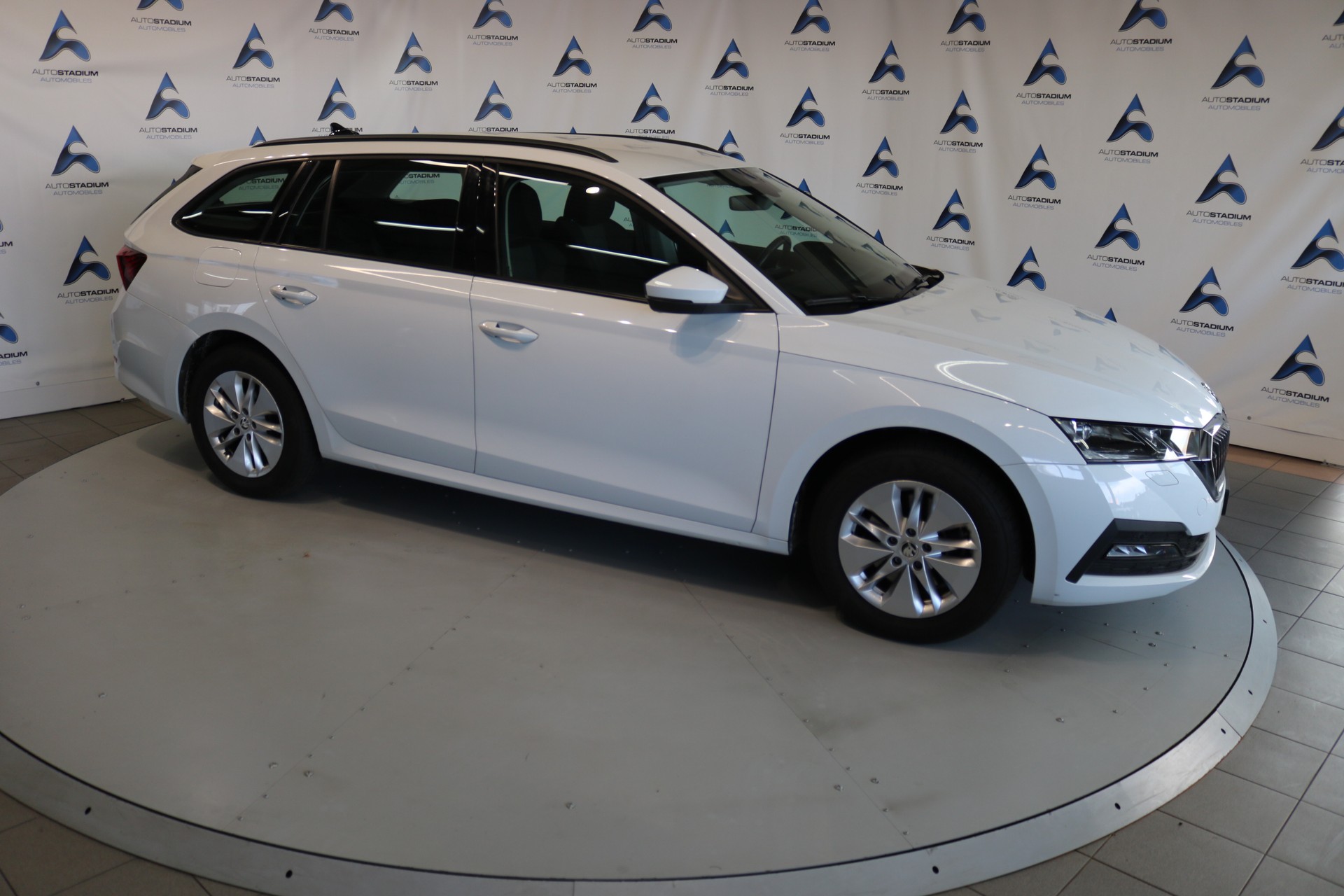 SKODA Octavia Combi 2.0 TDI DSG Ambition 4x4-image-29