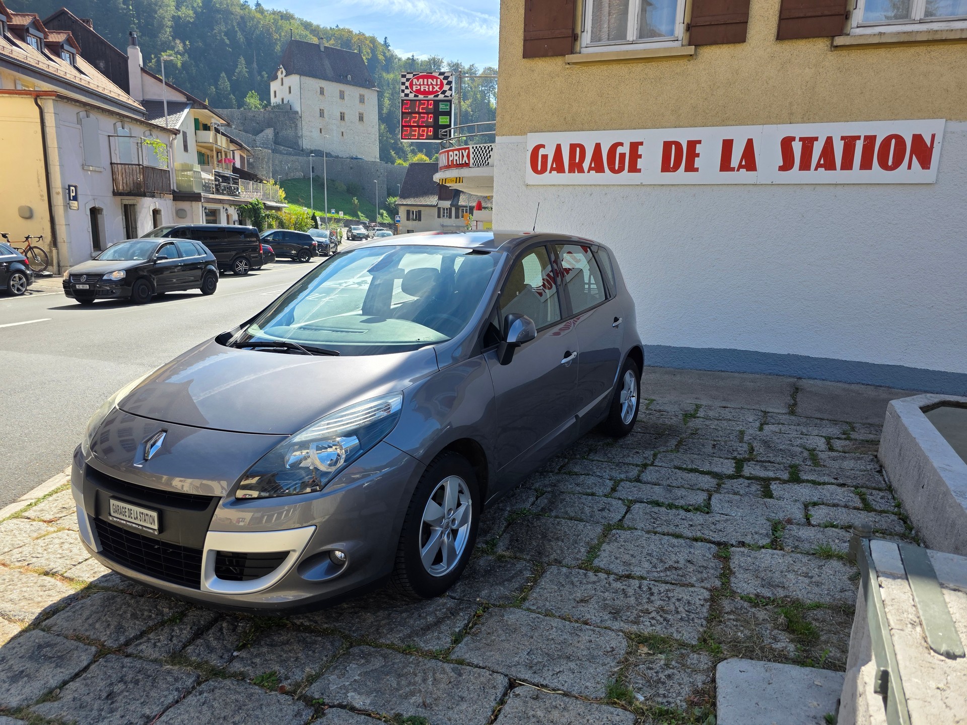 RENAULT Scénic 2.0 16V Dynamique X-Tronic CVT