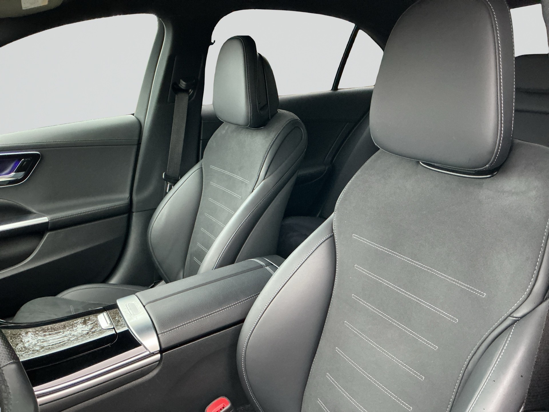 MERCEDES-BENZ C 180 AMG Line-image-6