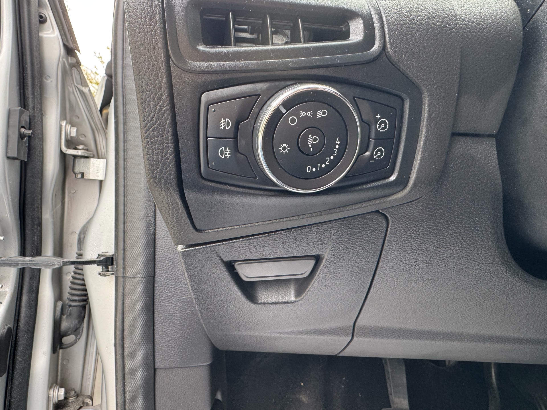 FORD Focus 1.6i VCT Carving-image-16