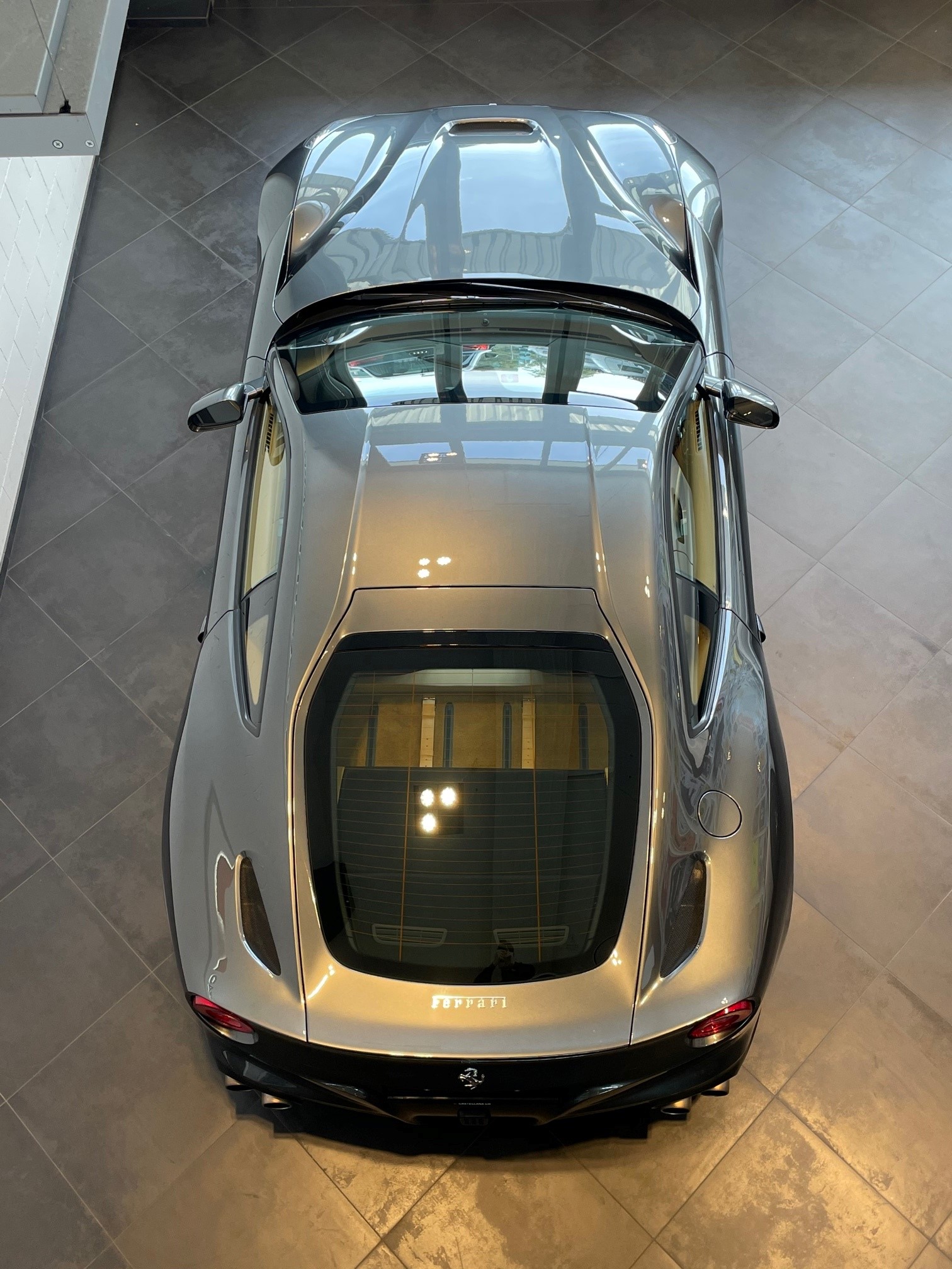 FERRARI F12 Berlinetta-image-10