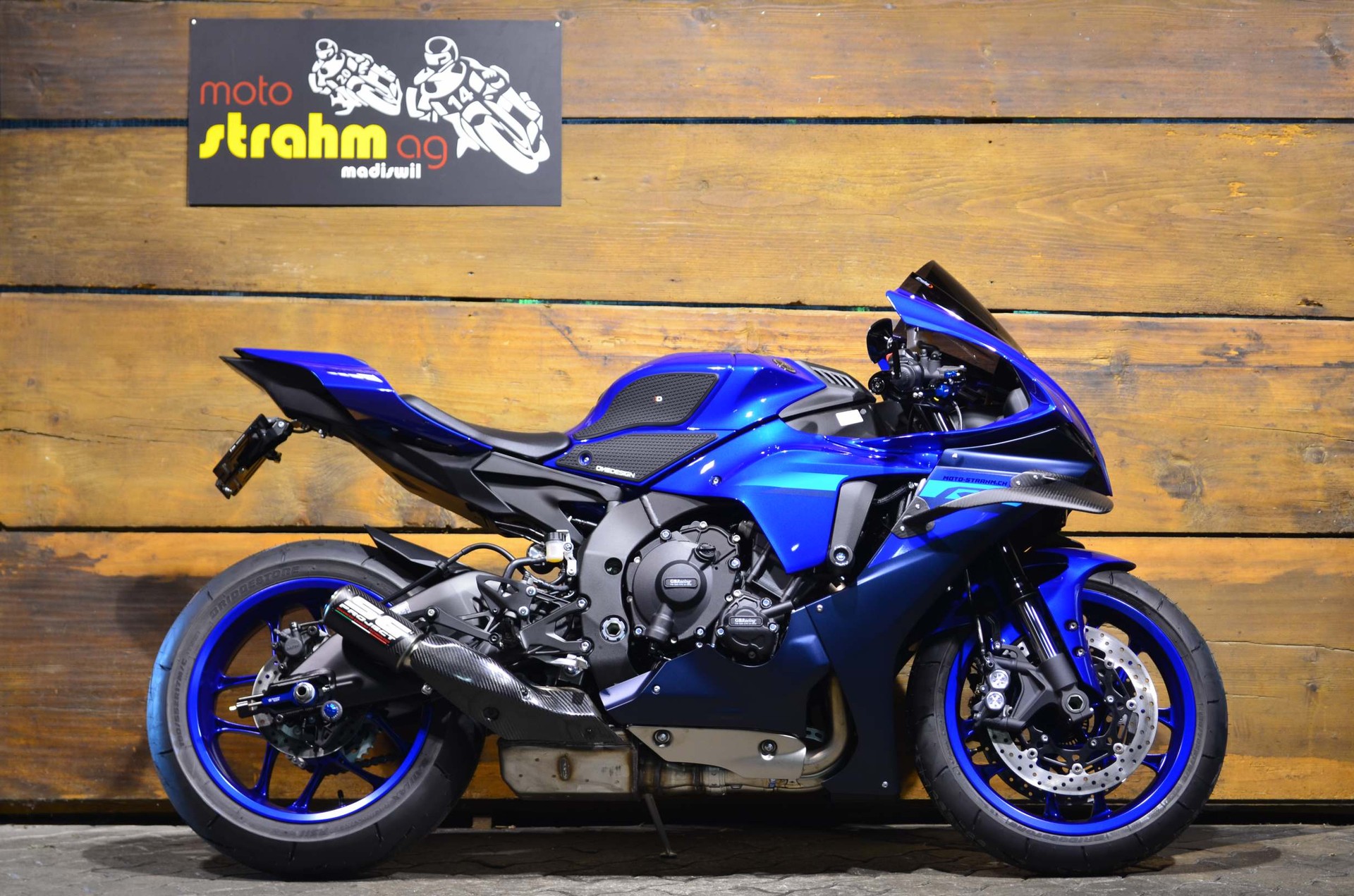 YAMAHA YZF-R1 ABS-image-1