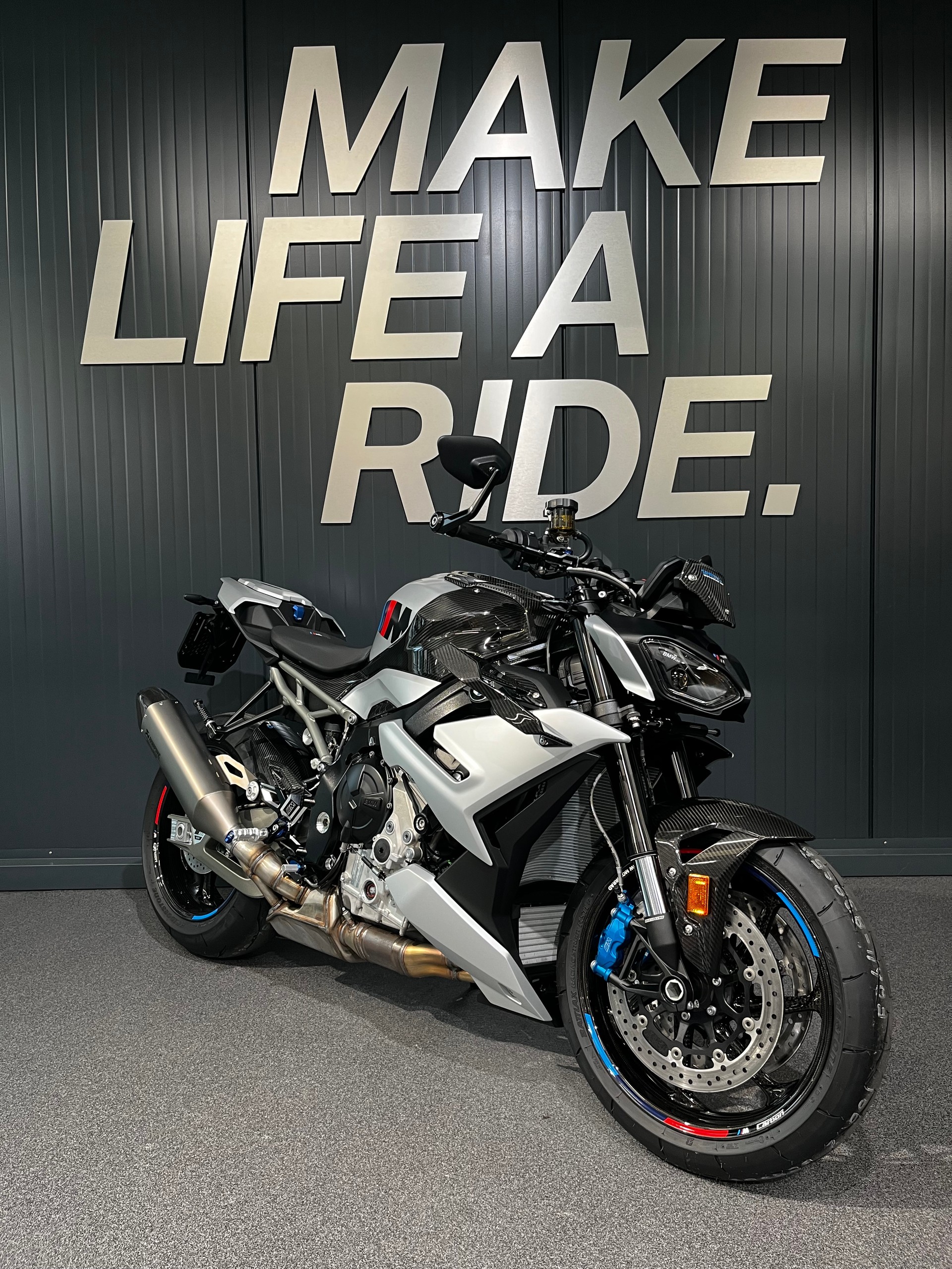 BMW M 1000 R Competition-image-1
