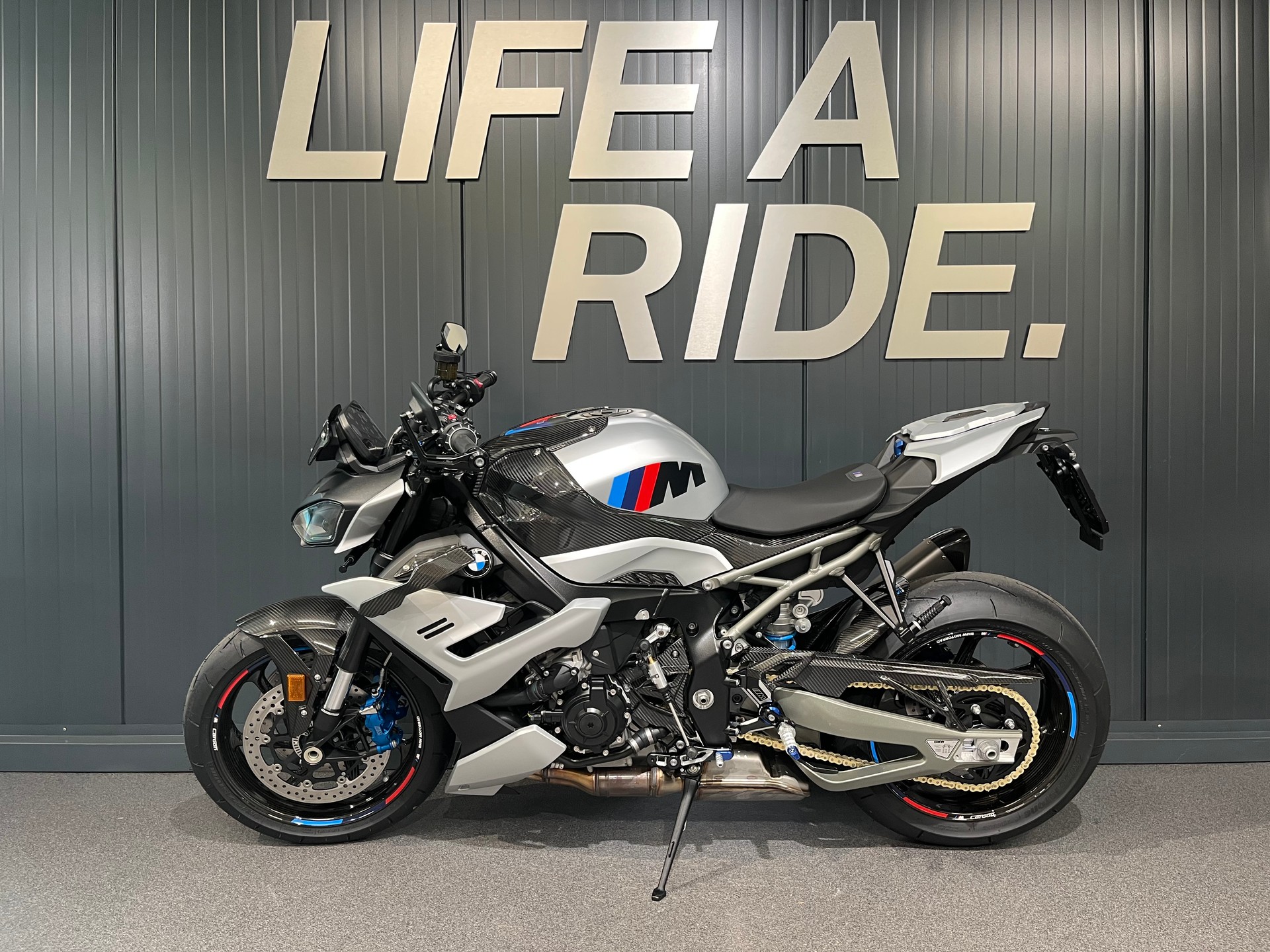 BMW M 1000 R Competition-image-2