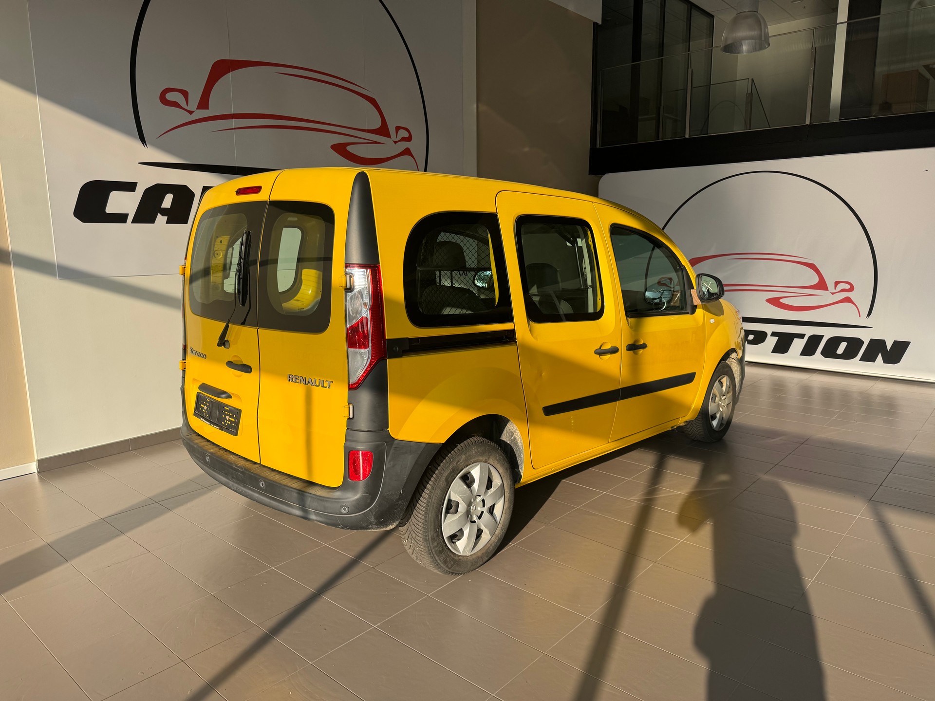 RENAULT Kangoo Medium TCe 115 Business A-image-9