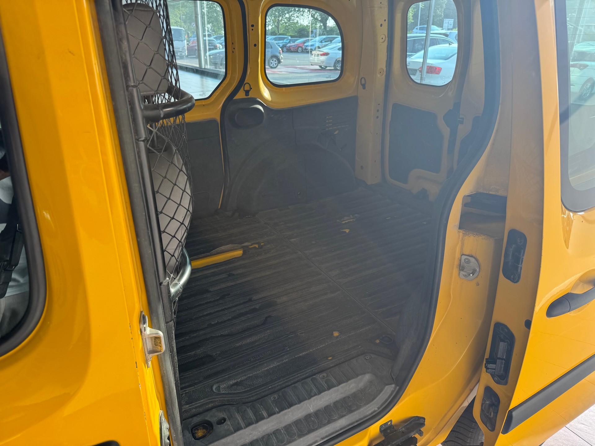 RENAULT Kangoo Medium TCe 115 Business A-image-12