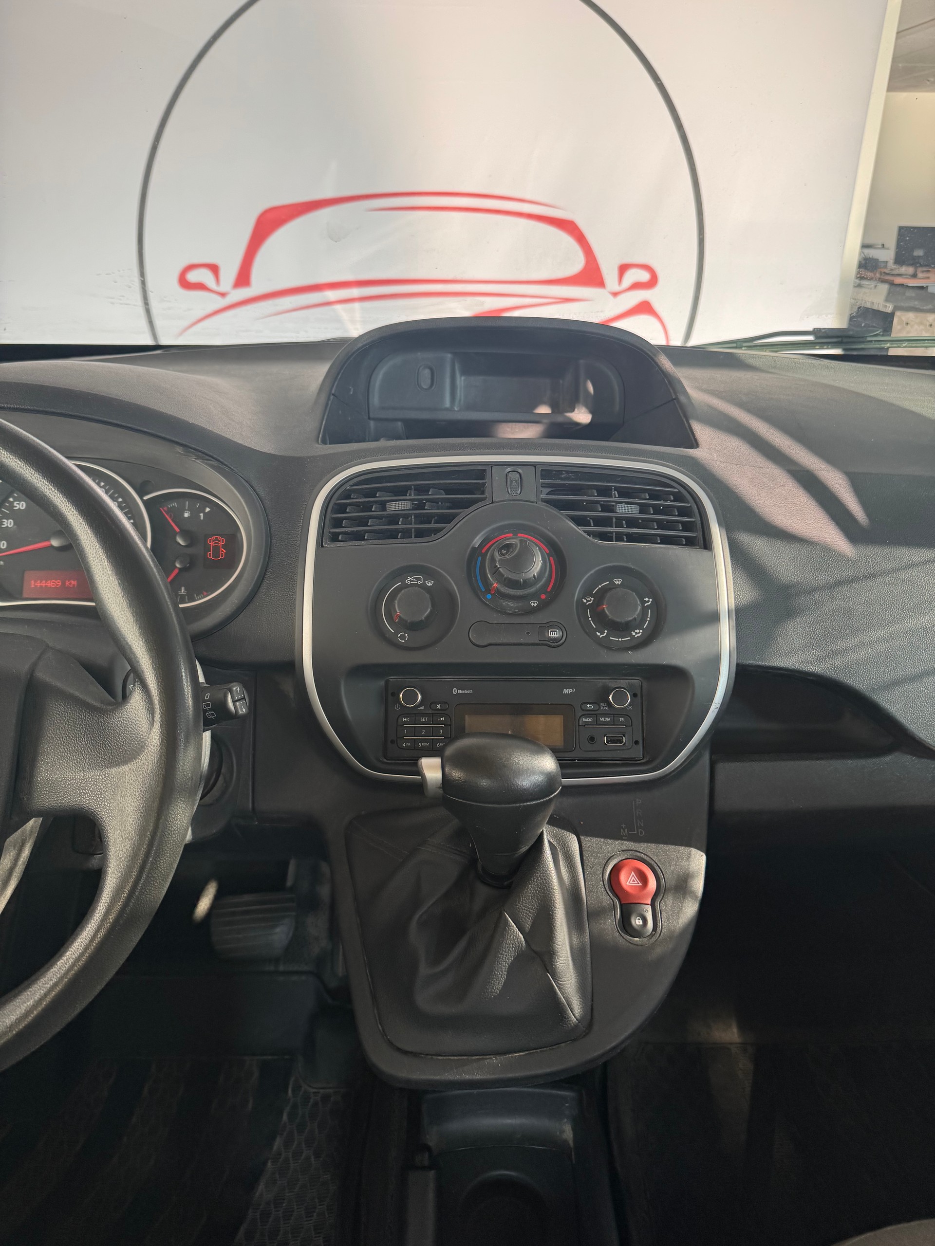 RENAULT Kangoo Medium TCe 115 Business A-image-25
