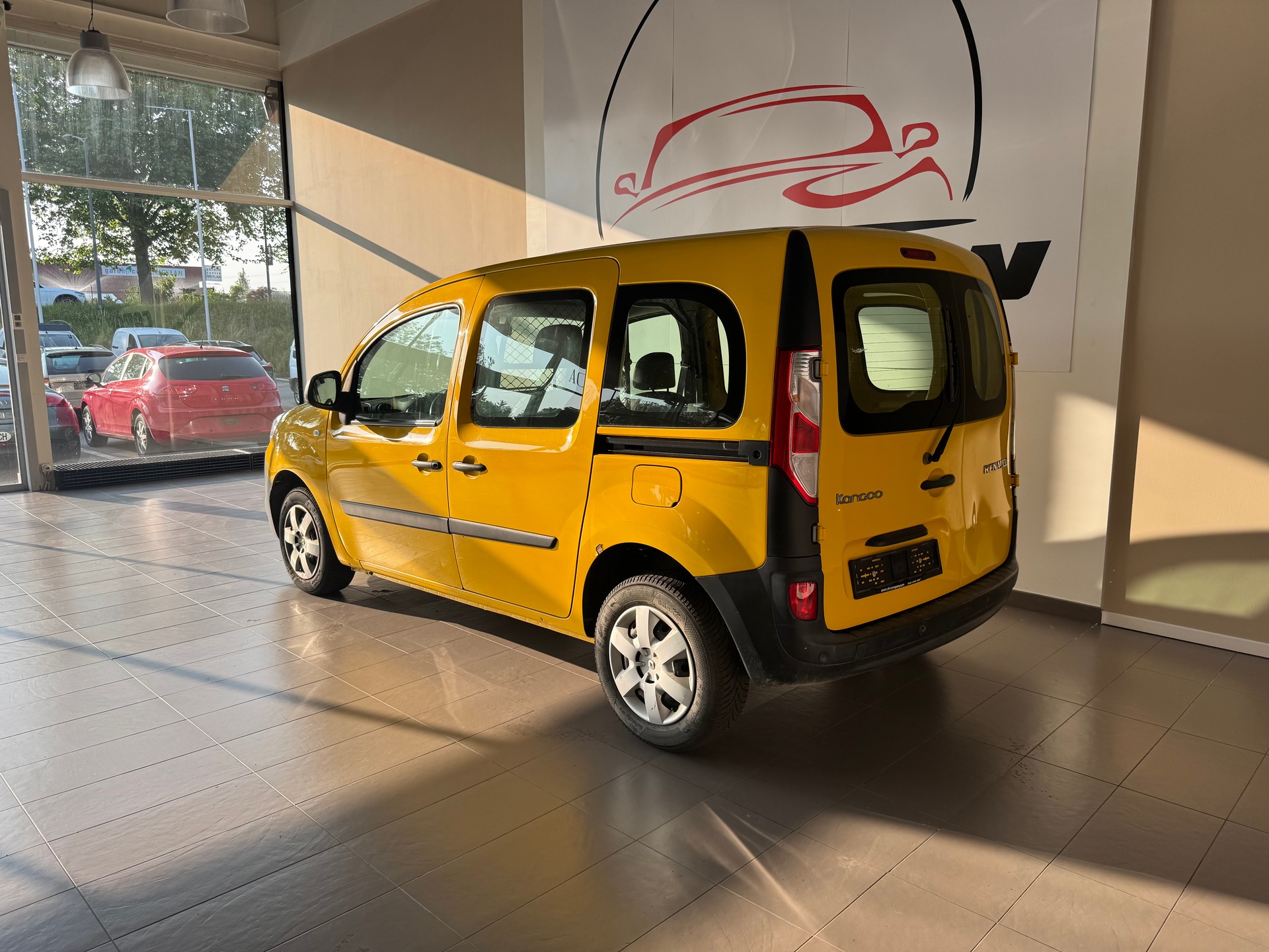 RENAULT Kangoo Medium TCe 115 Business A-image-10