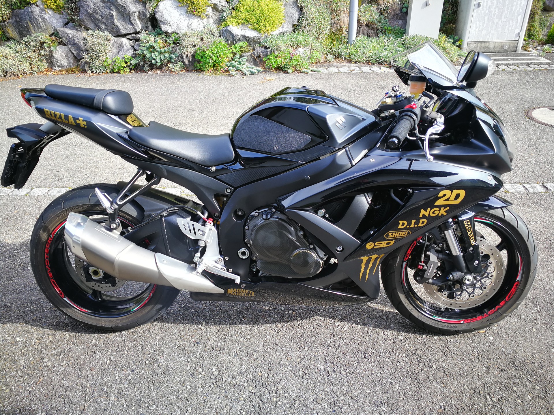 SUZUKI GSX-R 750 K9