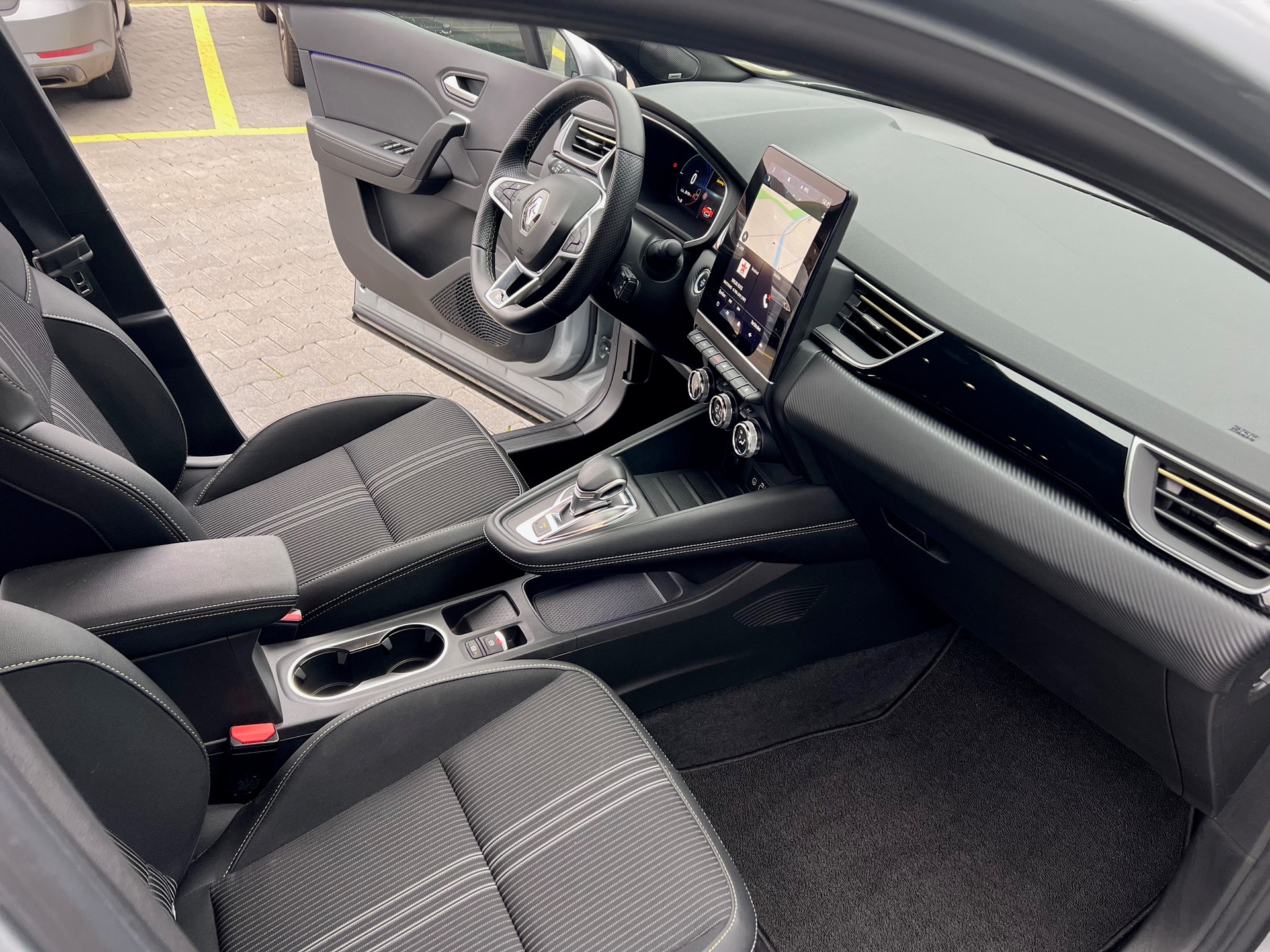 RENAULT Captur 1.6 E-Tech 145 E-Tech Engineered DHT-image-6