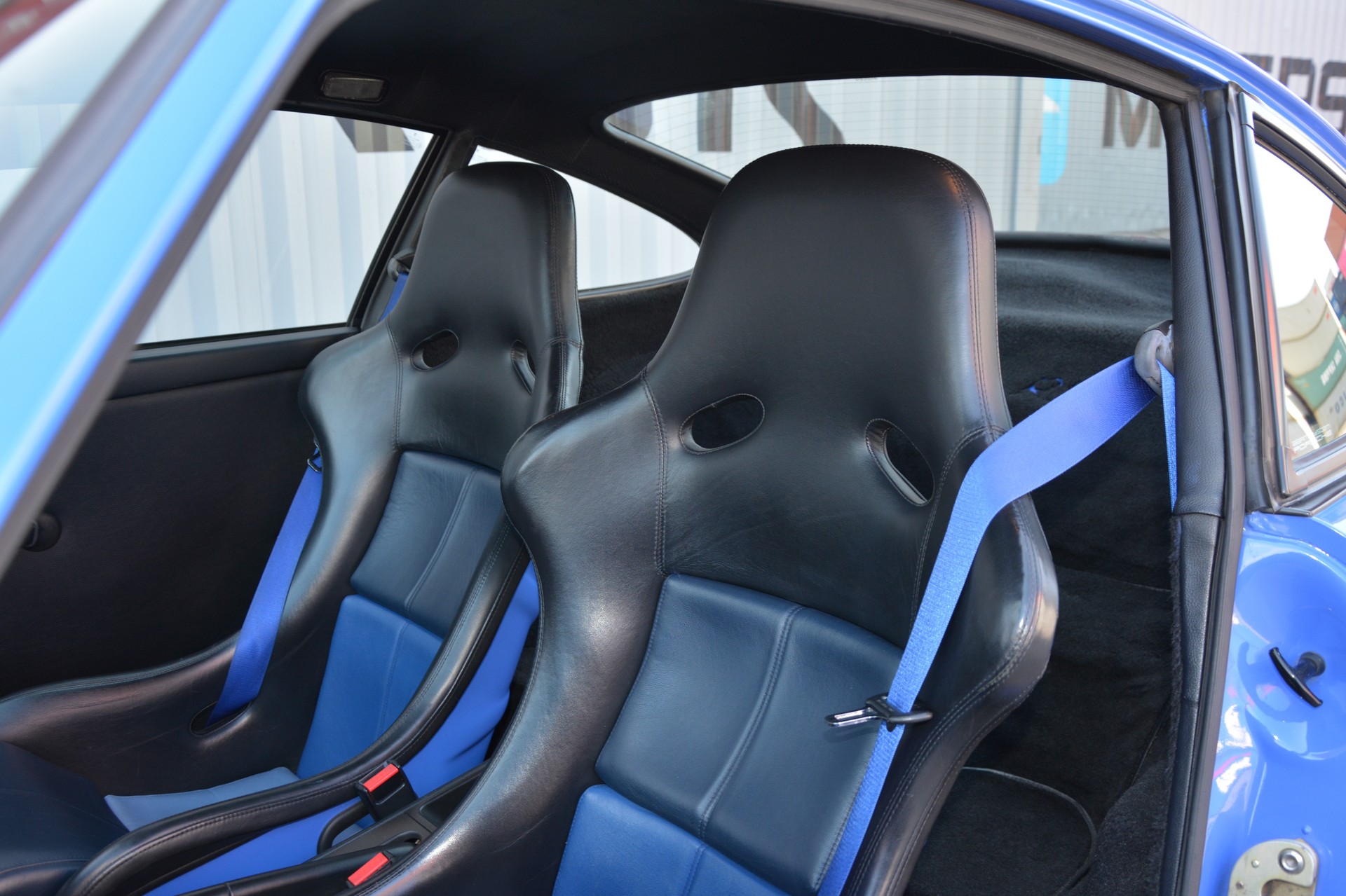 PORSCHE 911 Coupé 3.6 Carrera 2 RS-image-14