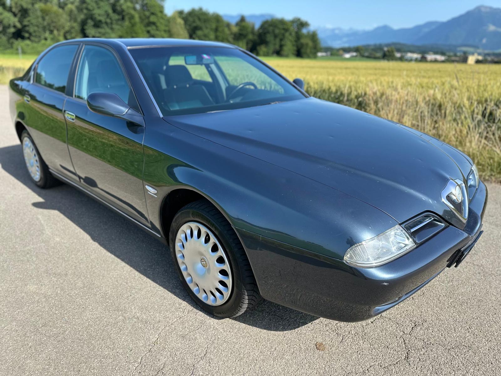 ALFA ROMEO 2.0 TS-showroom-element-3