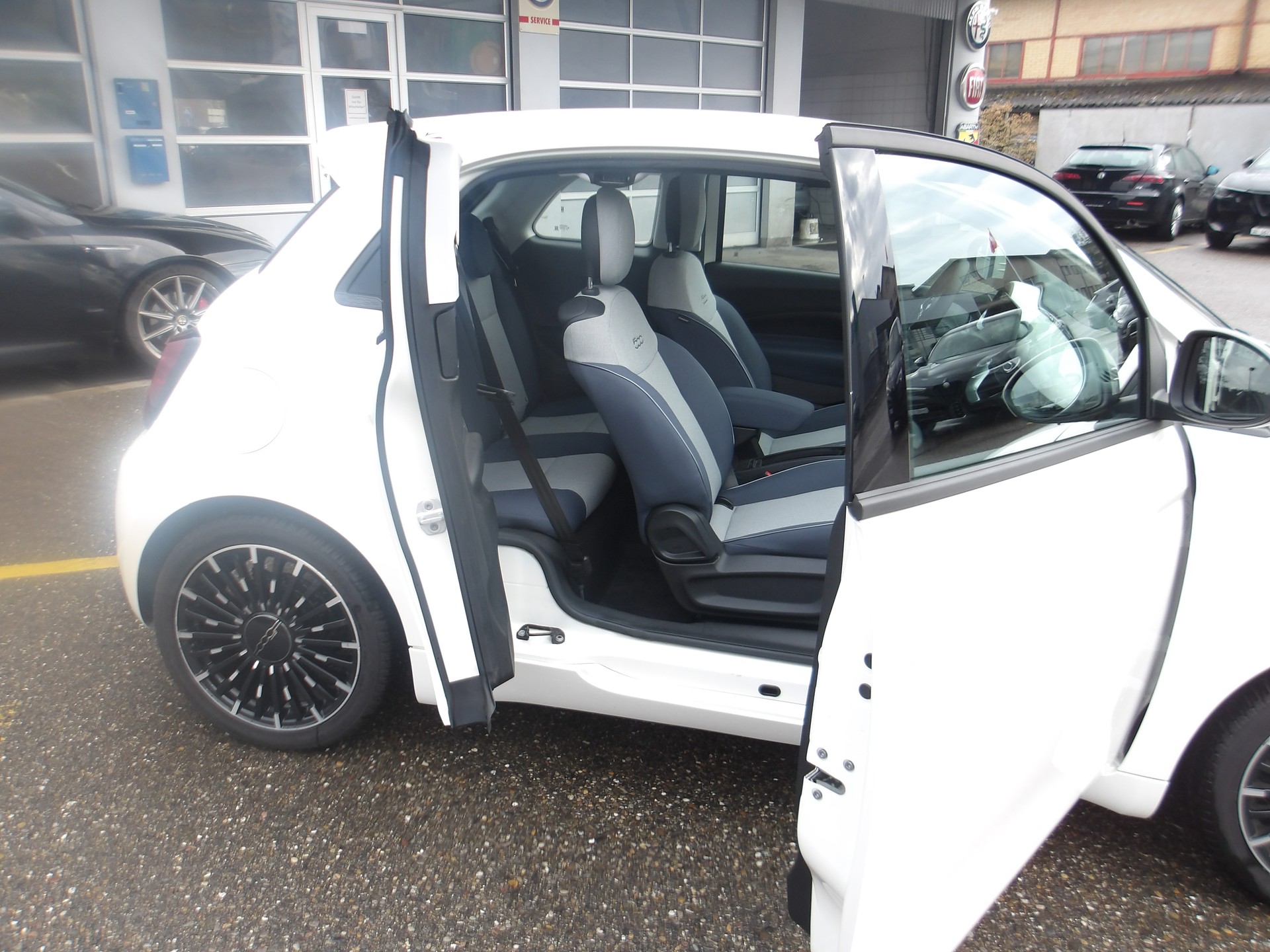 FIAT 500 3+1 electric 87 kW Icon-image-14