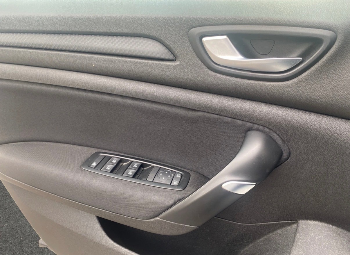 RENAULT Mégane Grandtour 1.5 dCi Business EDC-image-11