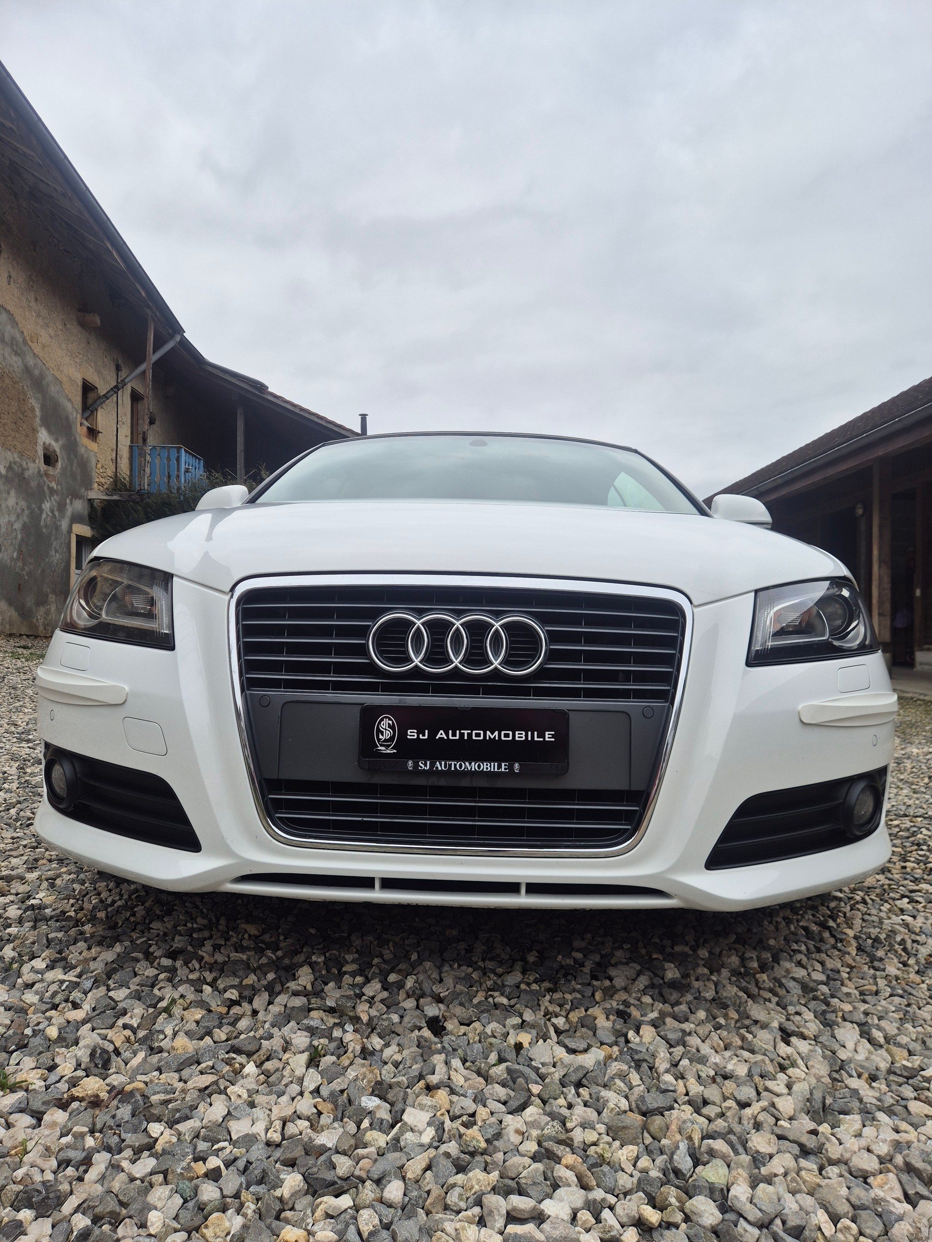AUDI A3 Cabriolet 1.8 TFSI Style S-tronic-image-7