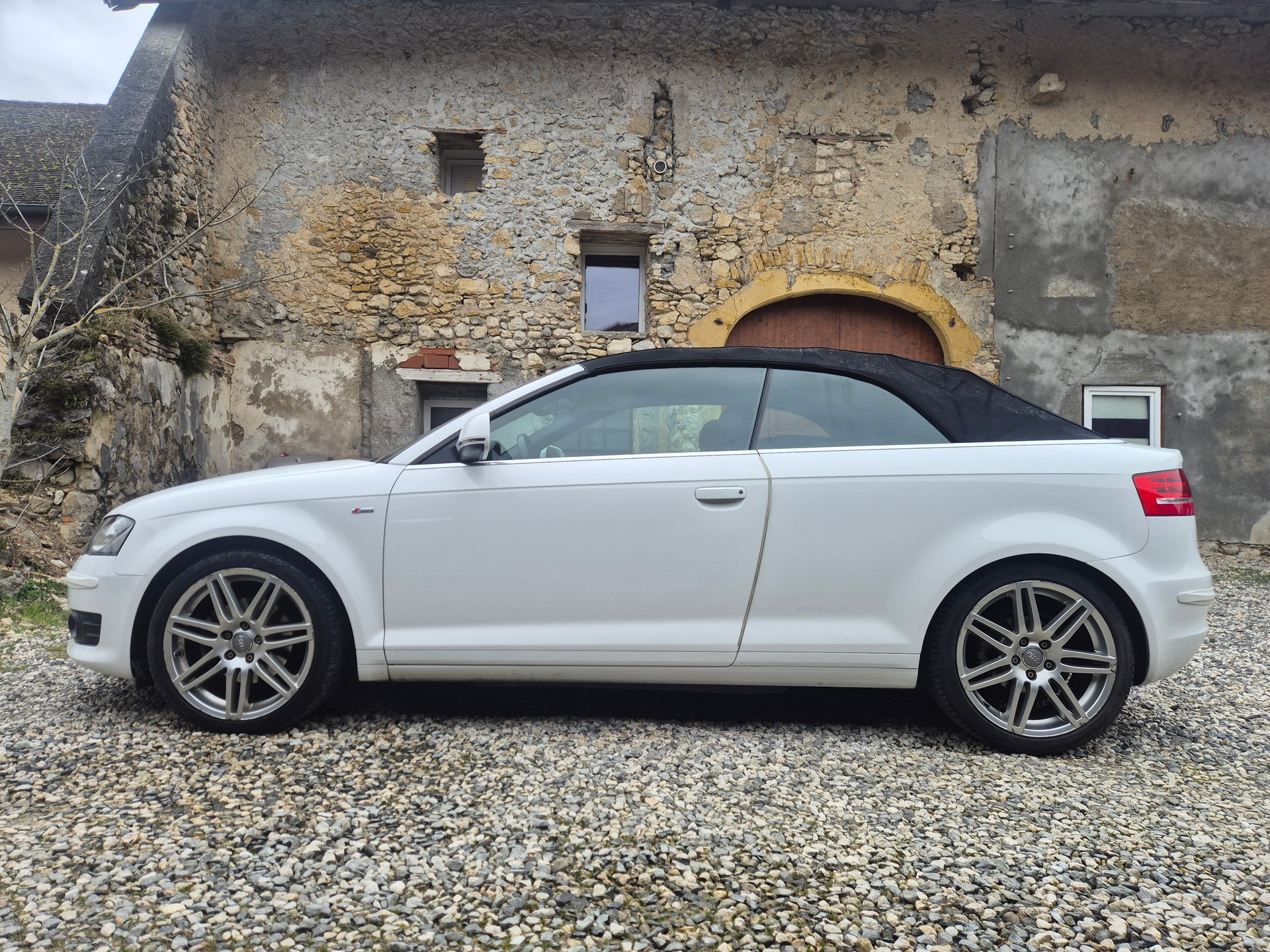 AUDI A3 Cabriolet 1.8 TFSI Style S-tronic-image-1