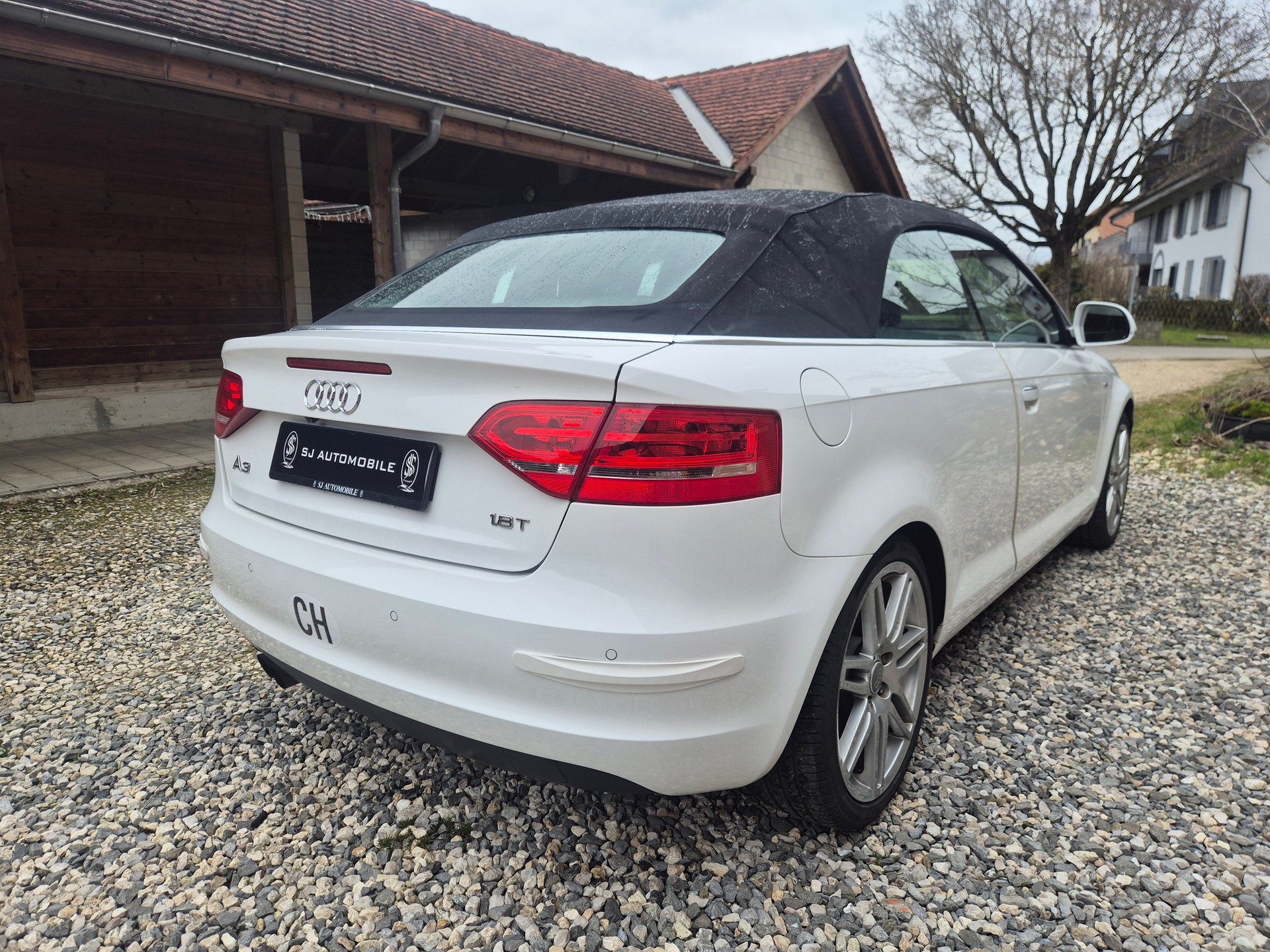 AUDI A3 Cabriolet 1.8 TFSI Style S-tronic-image-4