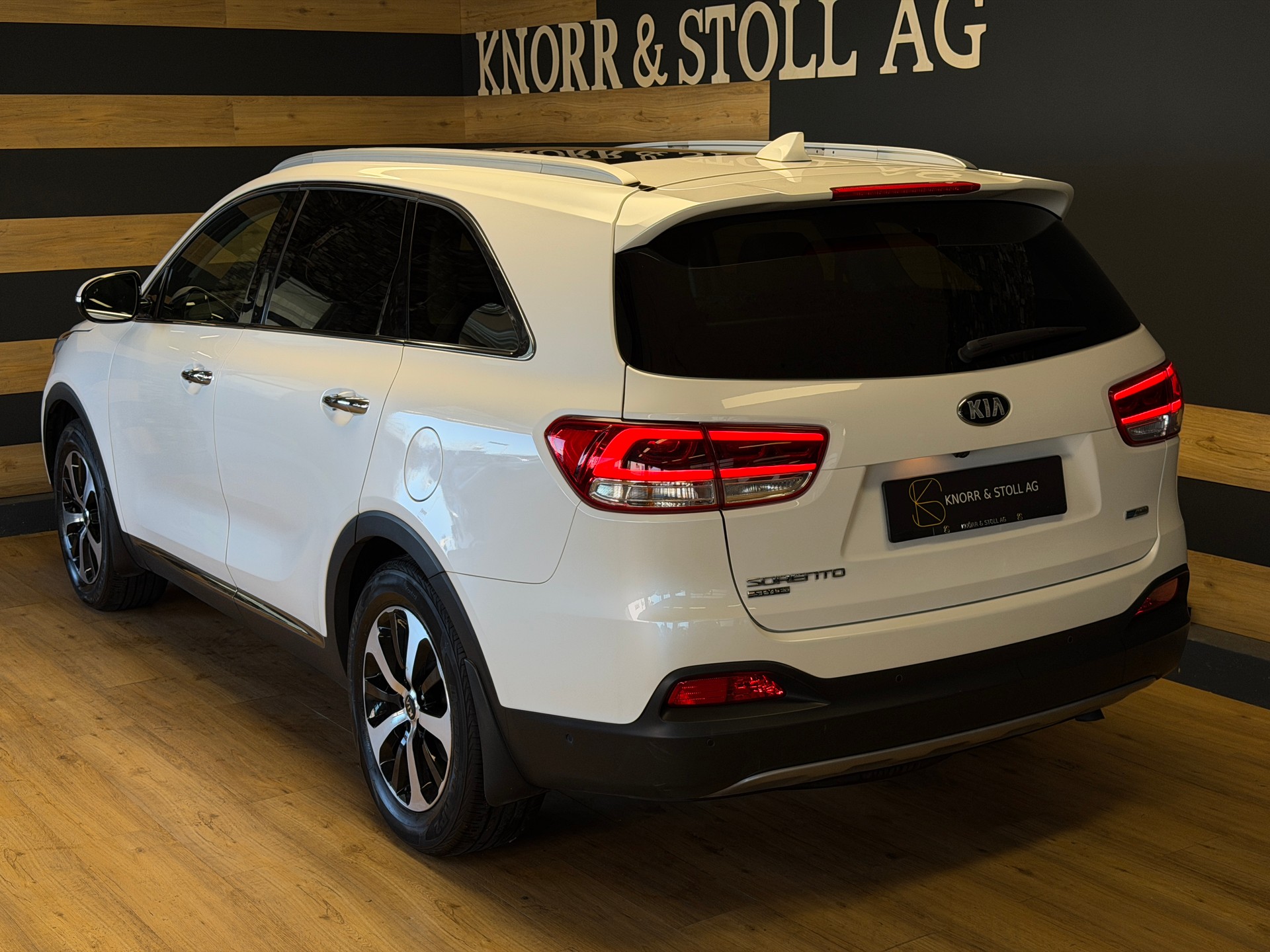 KIA Sorento 2.2 CRDI Style 7P. Automatic-image-6