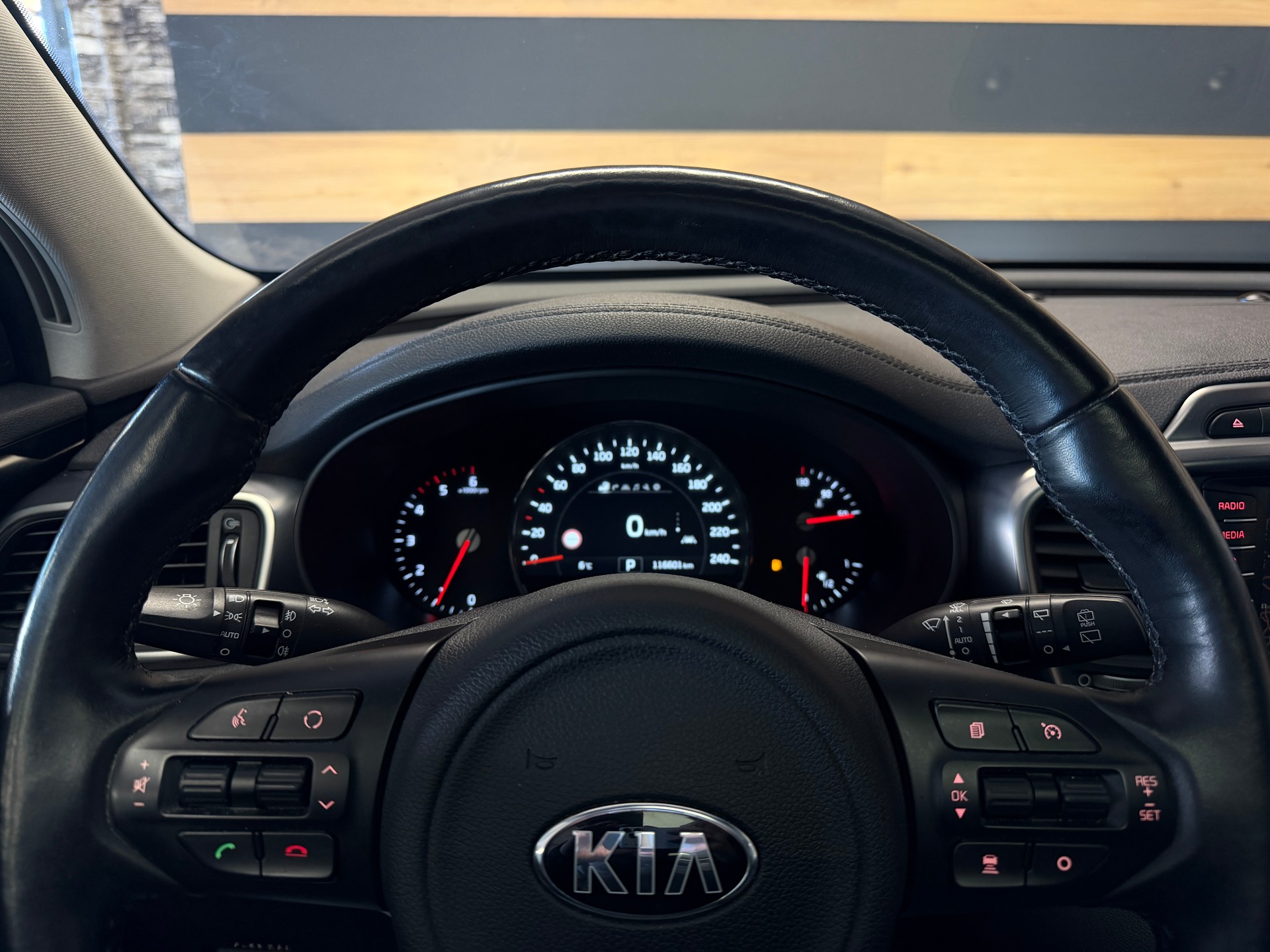 KIA Sorento 2.2 CRDI Style 7P. Automatic-image-7