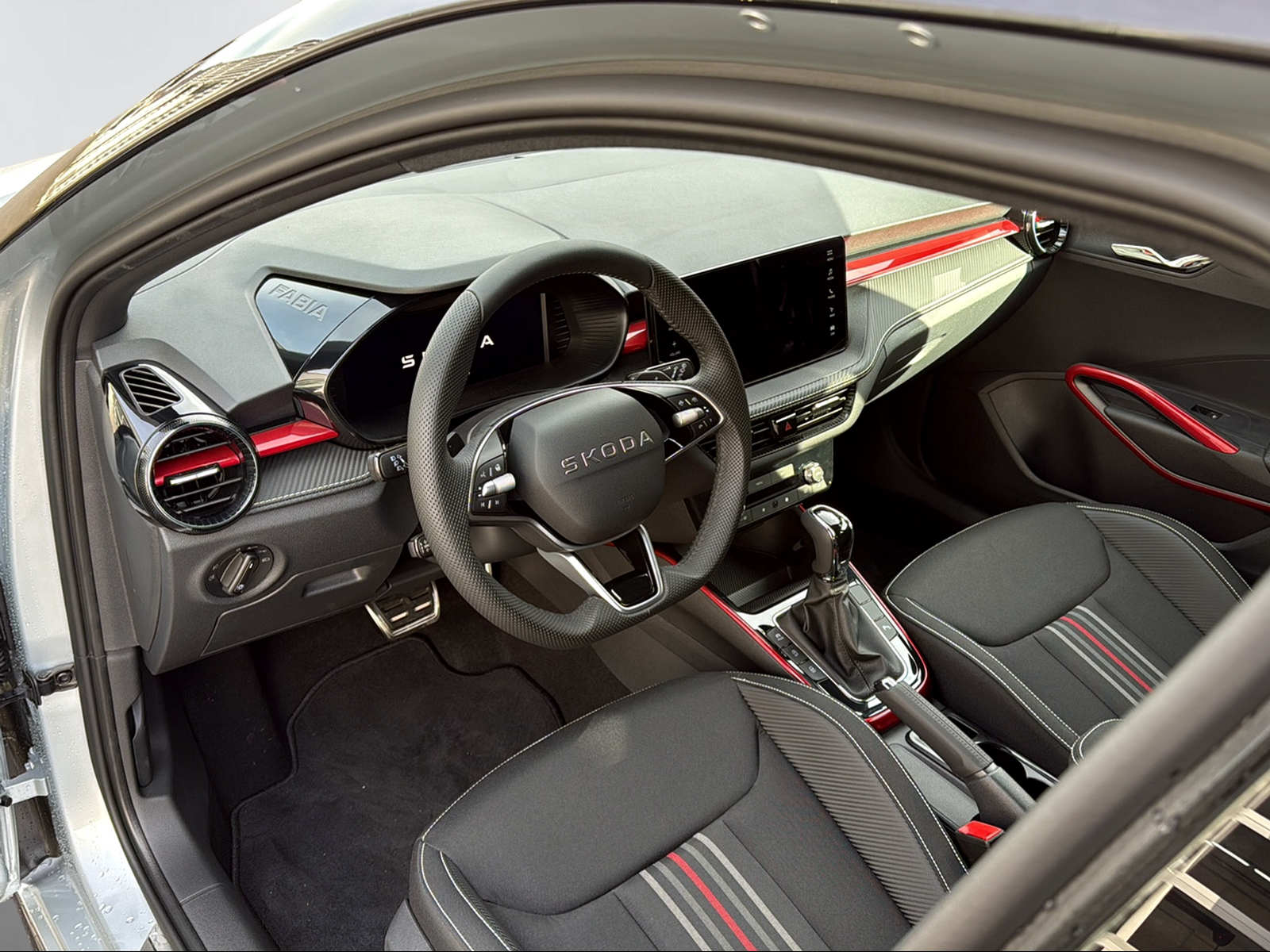 SKODA Fabia 1.5 TSI Monte Carlo DSG-image-5