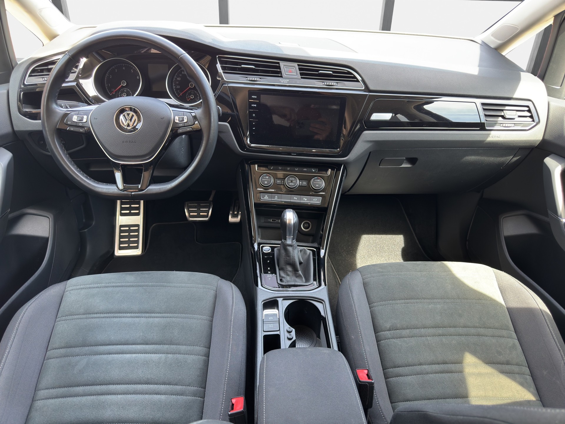 VW Touran 1.5 TSI Highline EVO R Line DSG 7 Plätzer-image-10