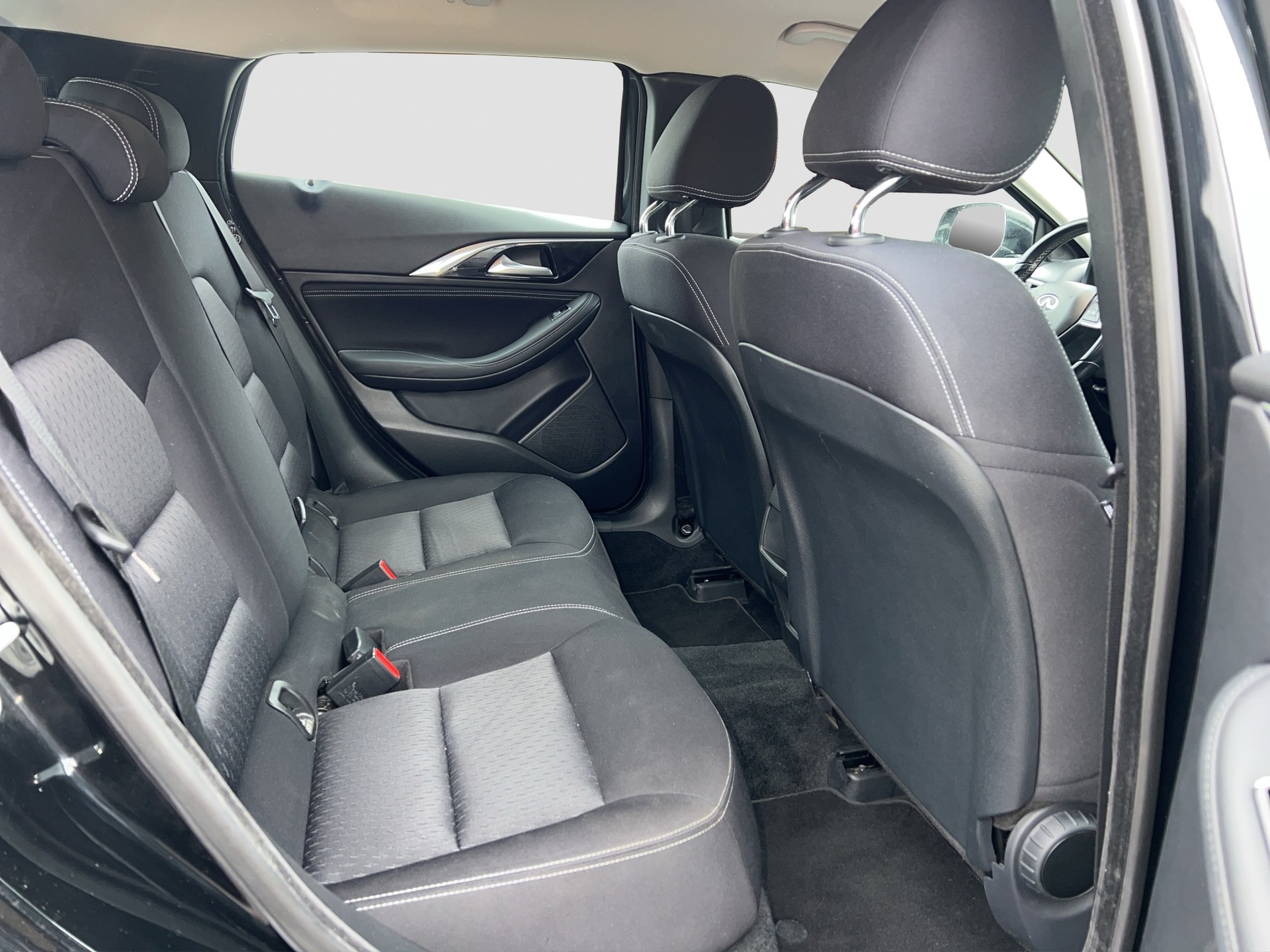 INFINITI Q30 1.6t Sport FWD DCT-image-9