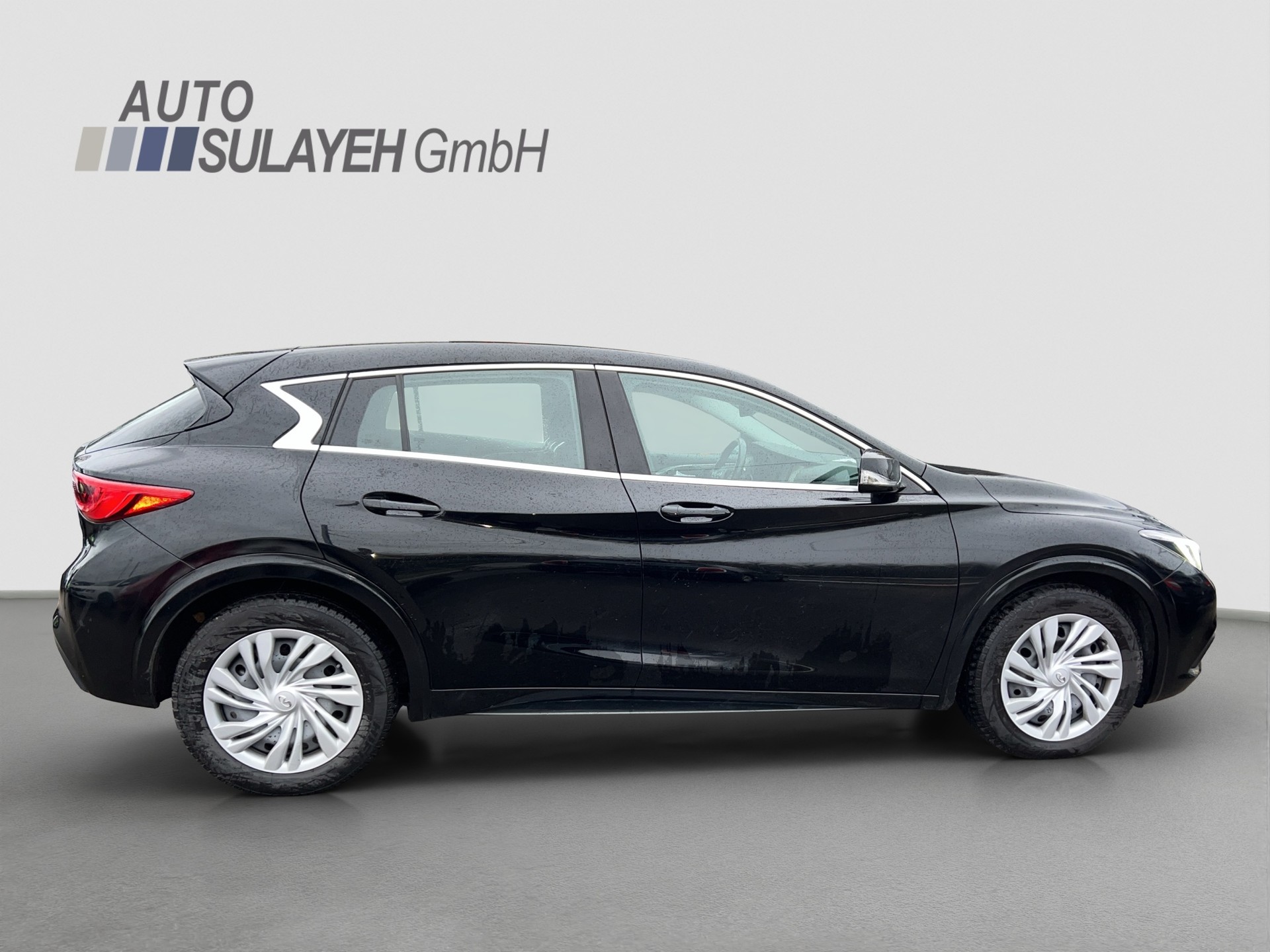 INFINITI Q30 1.6t Sport FWD DCT-image-4
