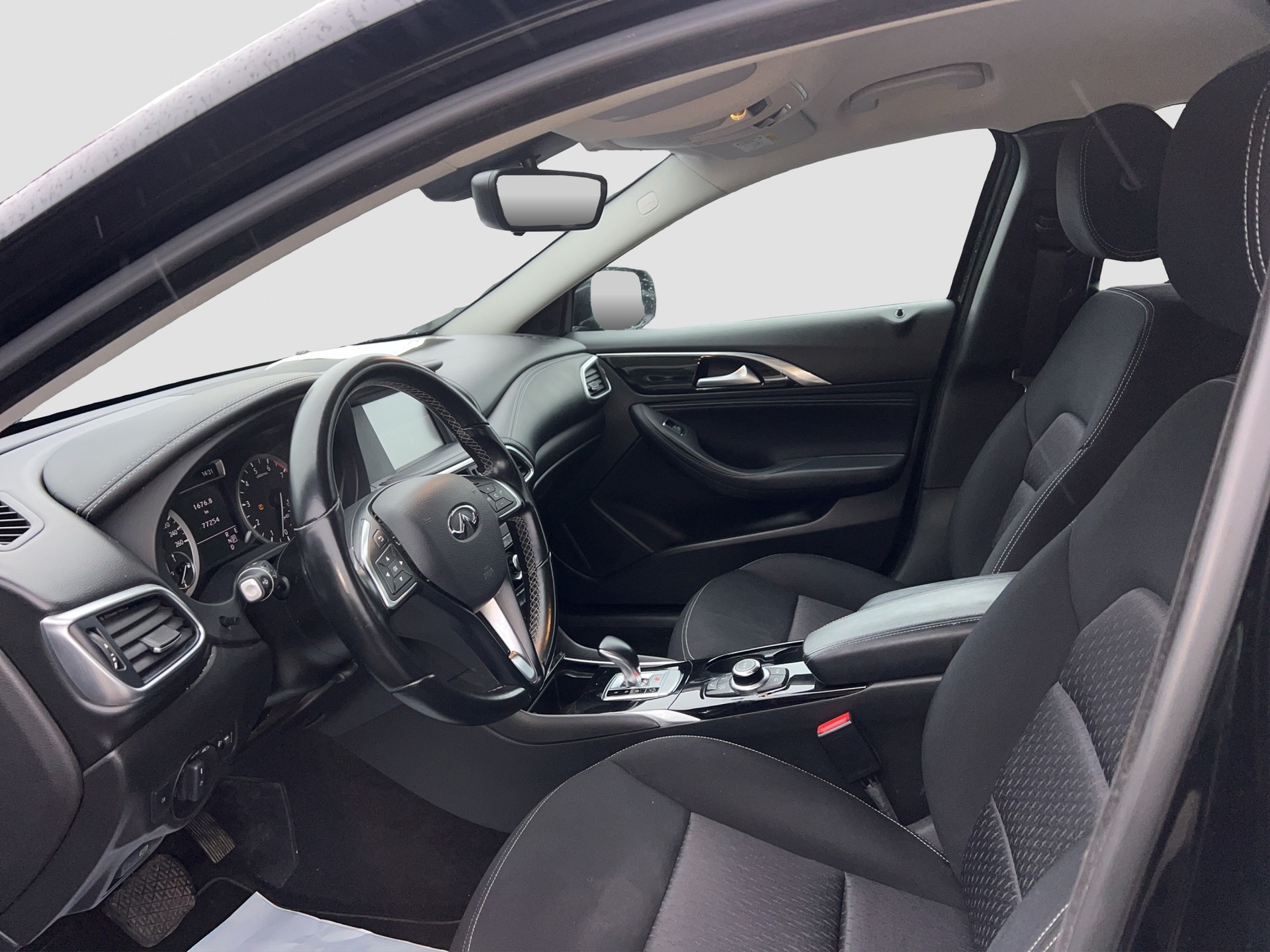 INFINITI Q30 1.6t Sport FWD DCT-image-14