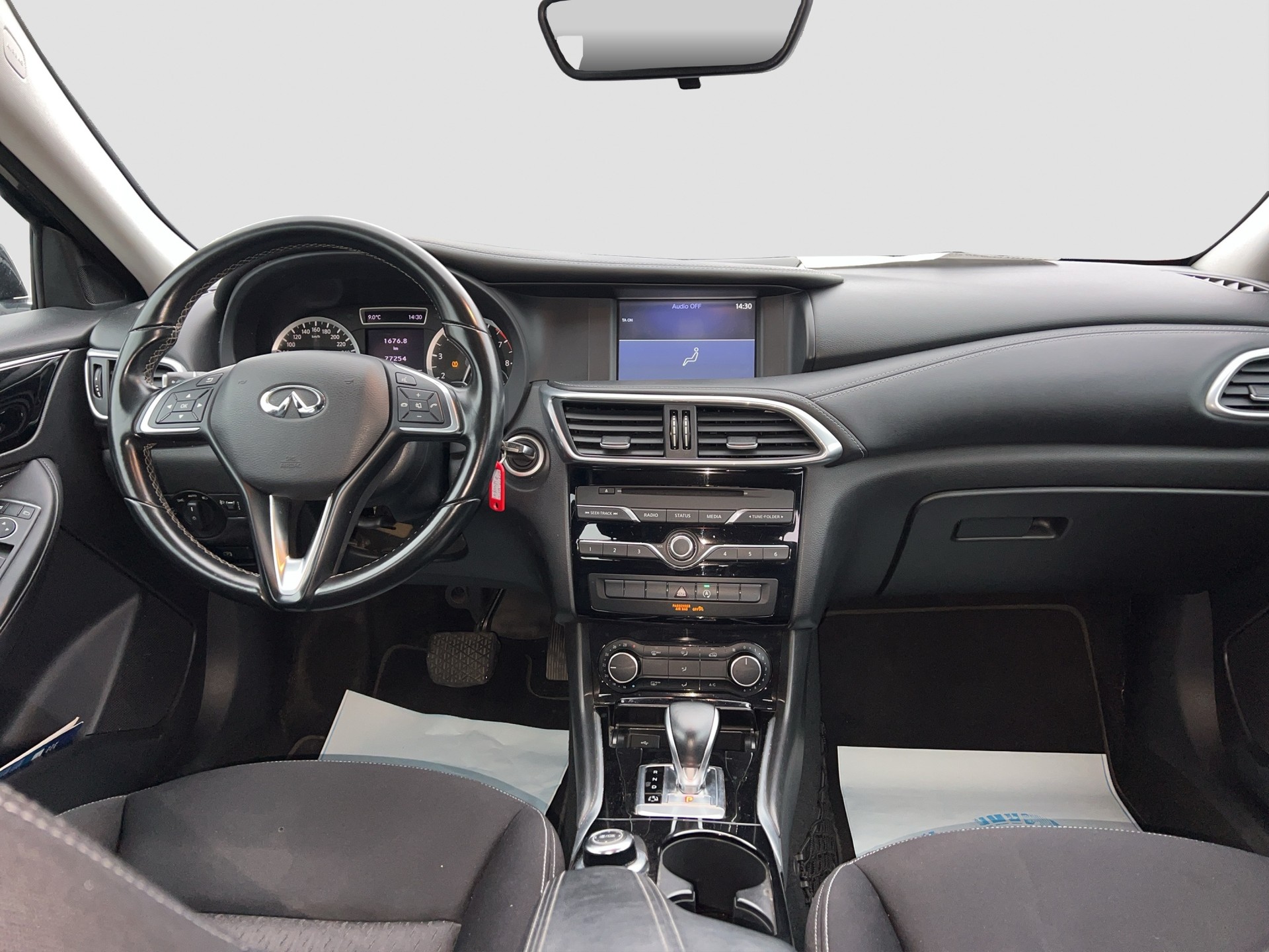 INFINITI Q30 1.6t Sport FWD DCT-image-12