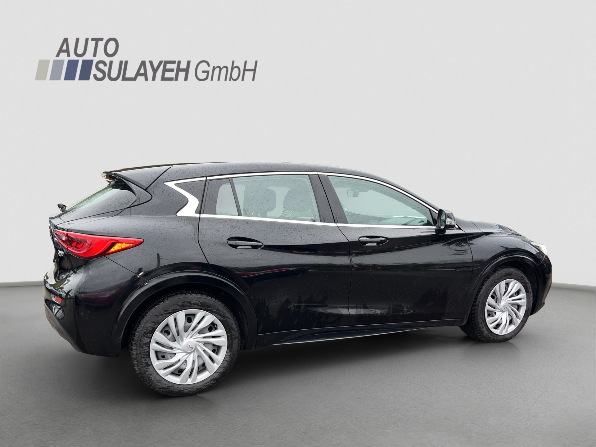 INFINITI Q30 1.6t Sport FWD DCT-showroom-element-3