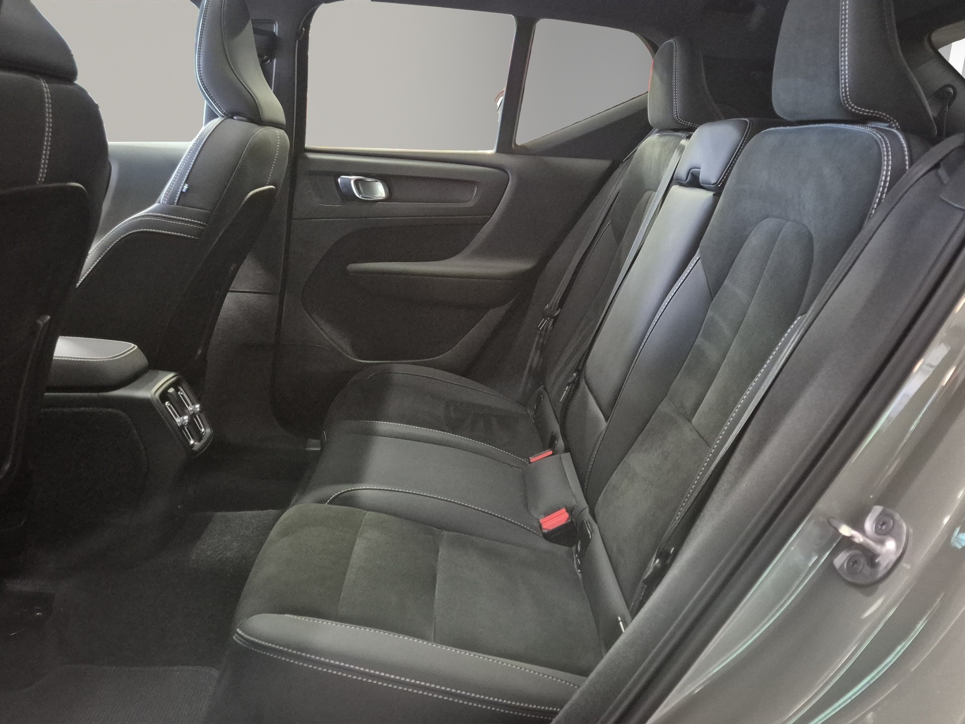 VOLVO XC40 Recharge P6 Ultimate FWD LEASING à partir de CHF 350.-/mois-image-12