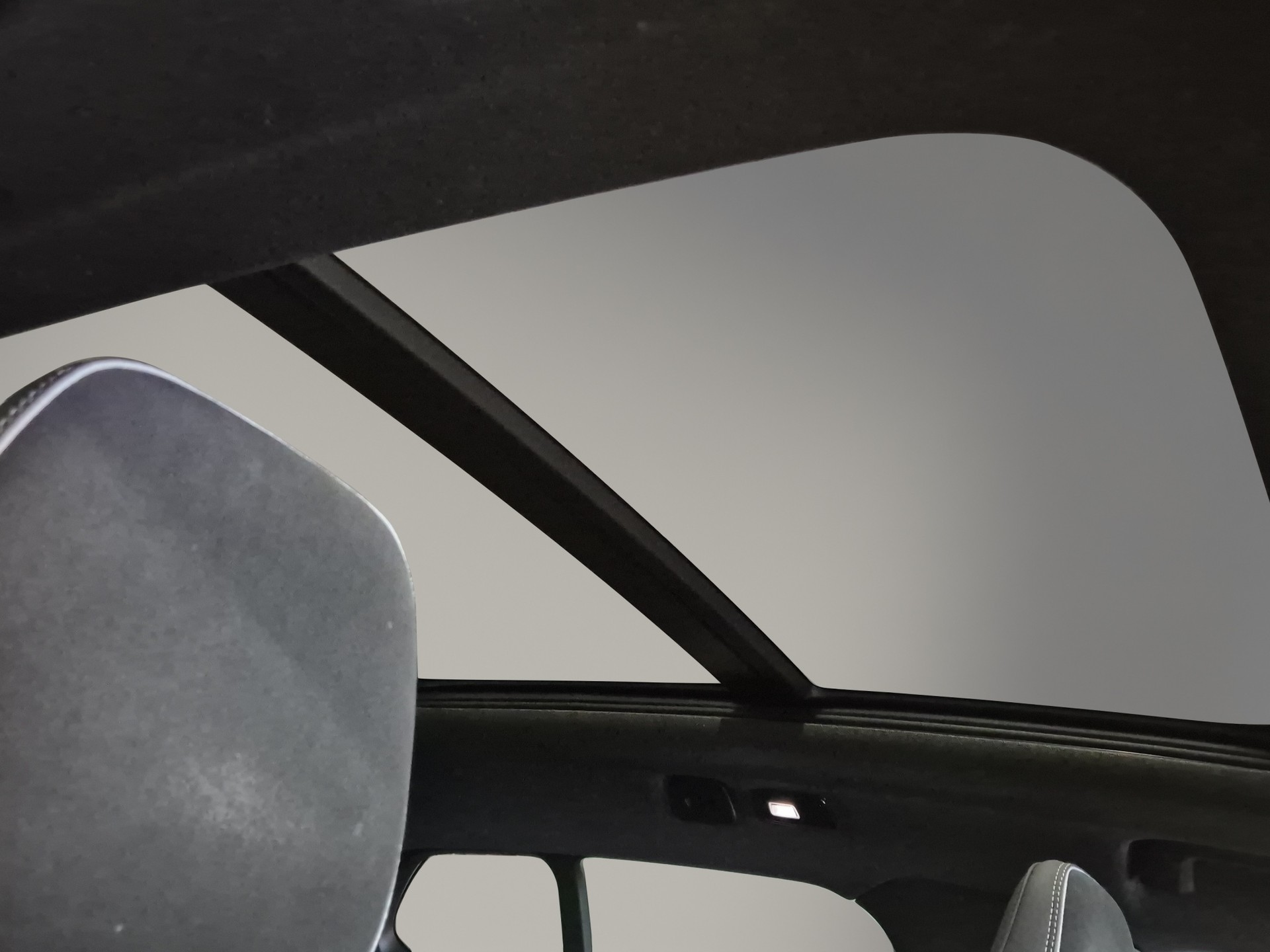 VOLVO XC40 Recharge P6 Ultimate FWD LEASING à partir de CHF 350.-/mois-image-17