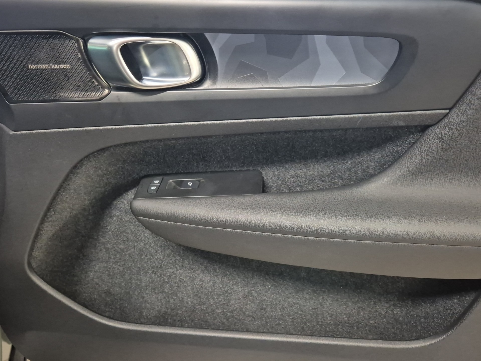 VOLVO XC40 Recharge P6 Ultimate FWD LEASING à partir de CHF 350.-/mois-image-15