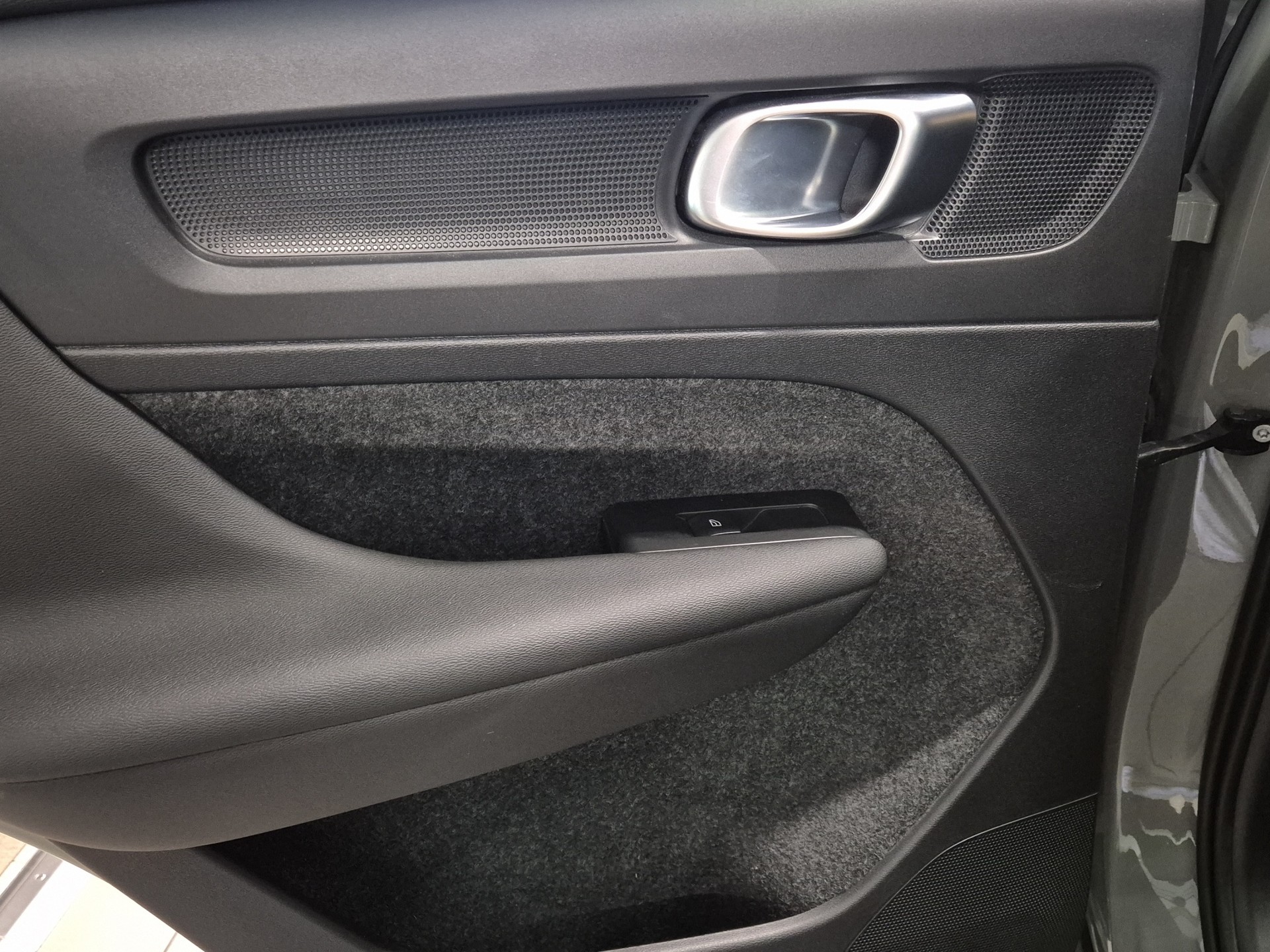 VOLVO XC40 Recharge P6 Ultimate FWD LEASING à partir de CHF 350.-/mois-image-11