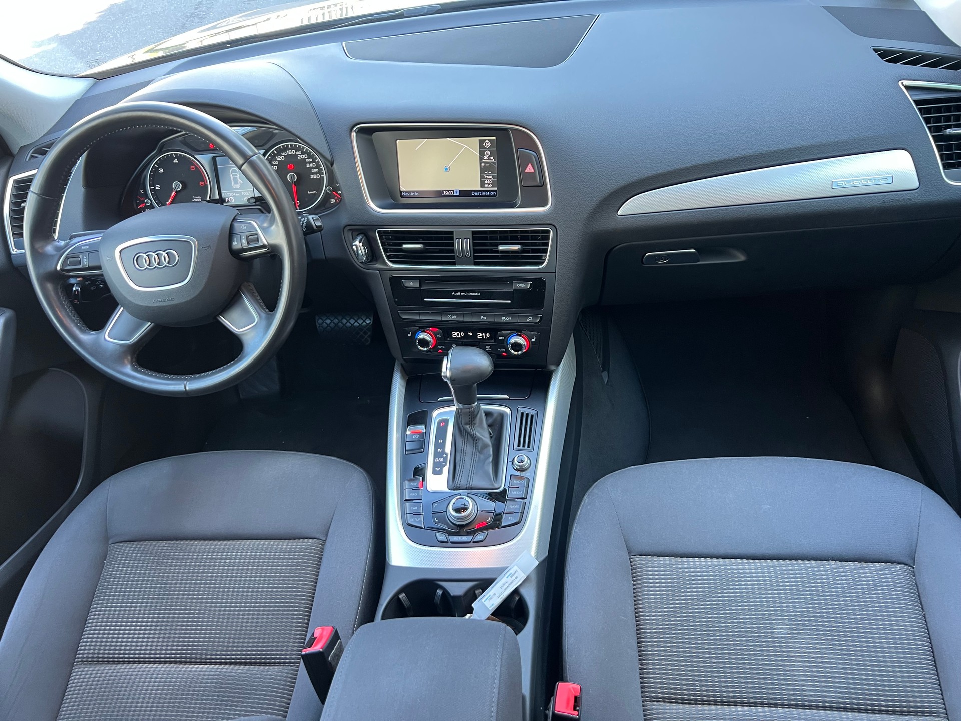 AUDI Q5 2.0 TDI quattro S-tronic-image-10